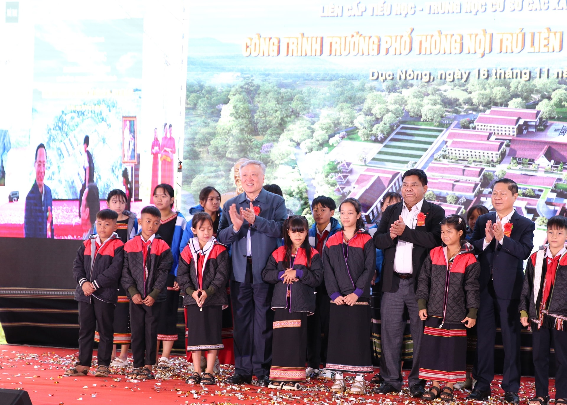 Khởi công xây dựng các Trường phổ thông nội trú liên cấp Tiểu học - THCS các xã biên giới của tỉnh Quảng Ngãi- Ảnh 6.