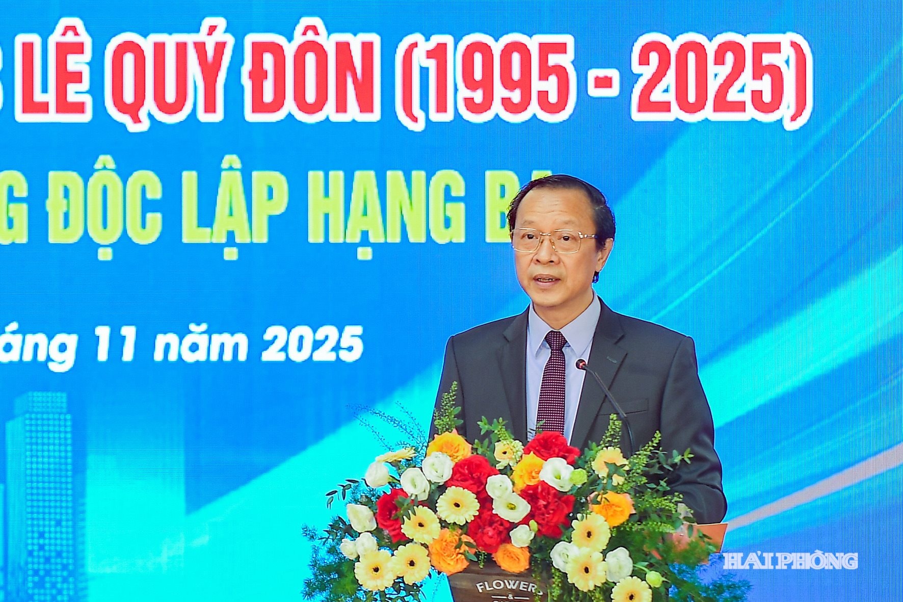 Đồng chí Phạm Ngọc Thưởng, Thứ trưởng Thường trực Bộ Giáo dục và Đào tạo phát biểu tại buổi lễ.