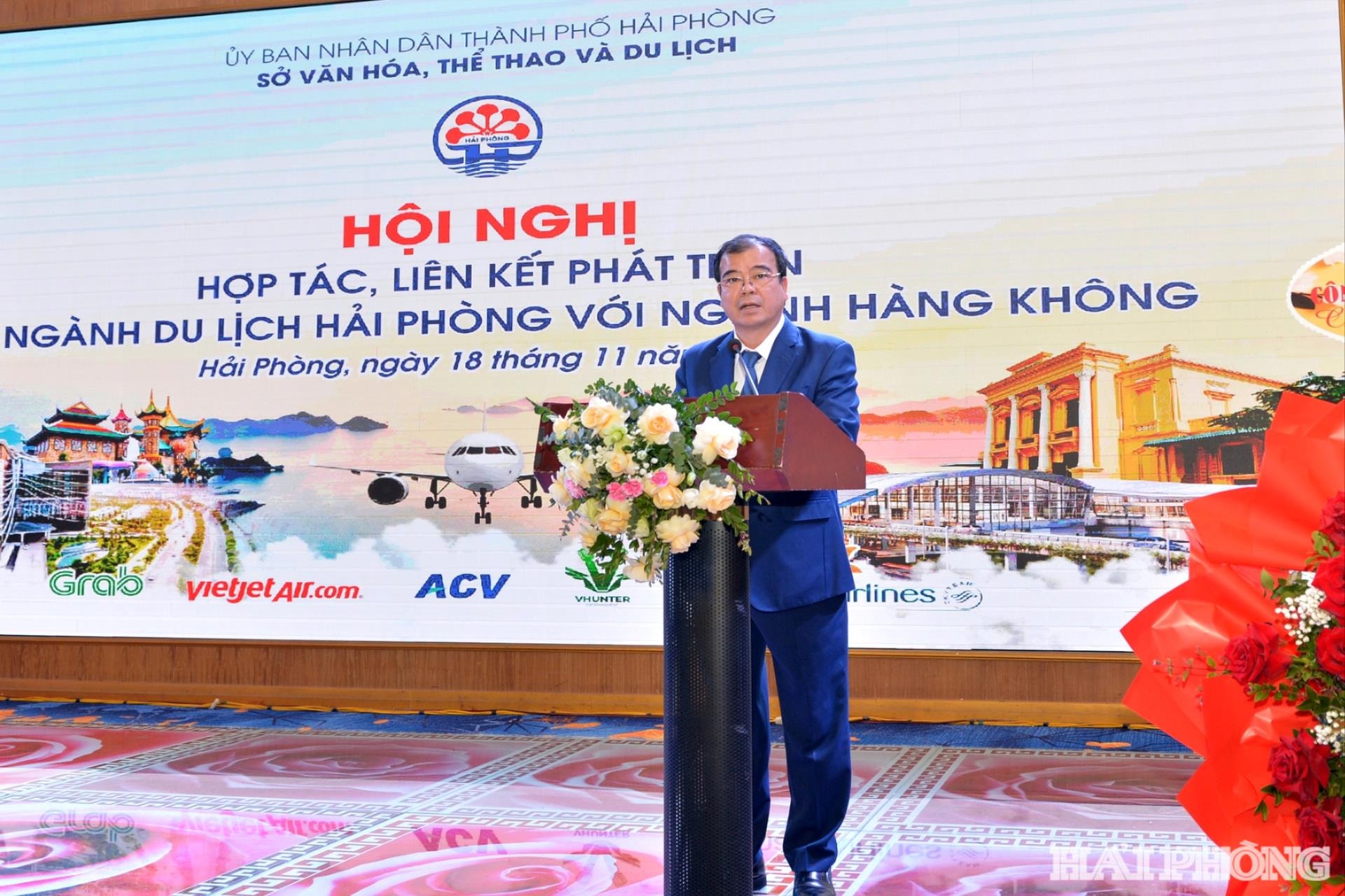 Đồng chí Nguyễn Minh Hùng, Phó chủ tịch UBND thành phố phát biểu khai mạc hội nghị.