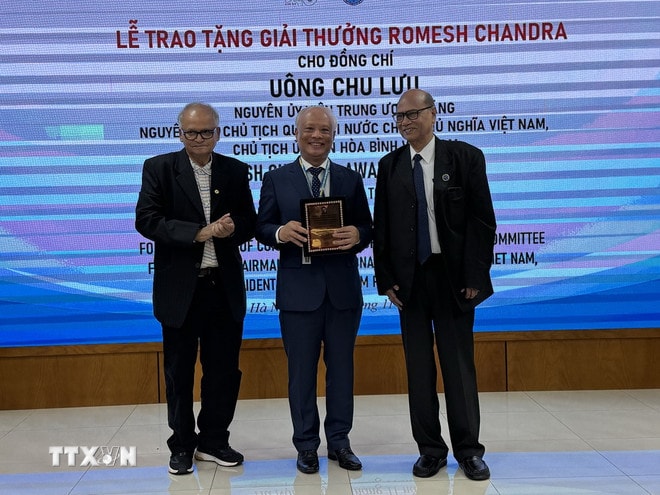 ttxvn-1811-uong-chu-luu.jpg