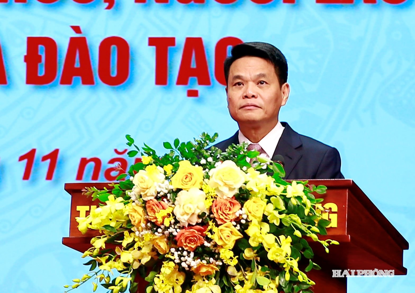 Đồng chí Lê Ngọc Châu, Phó bí thư Thành uỷ, Chủ tịch UBND thành phố phát biểu khai mạc hội nghị