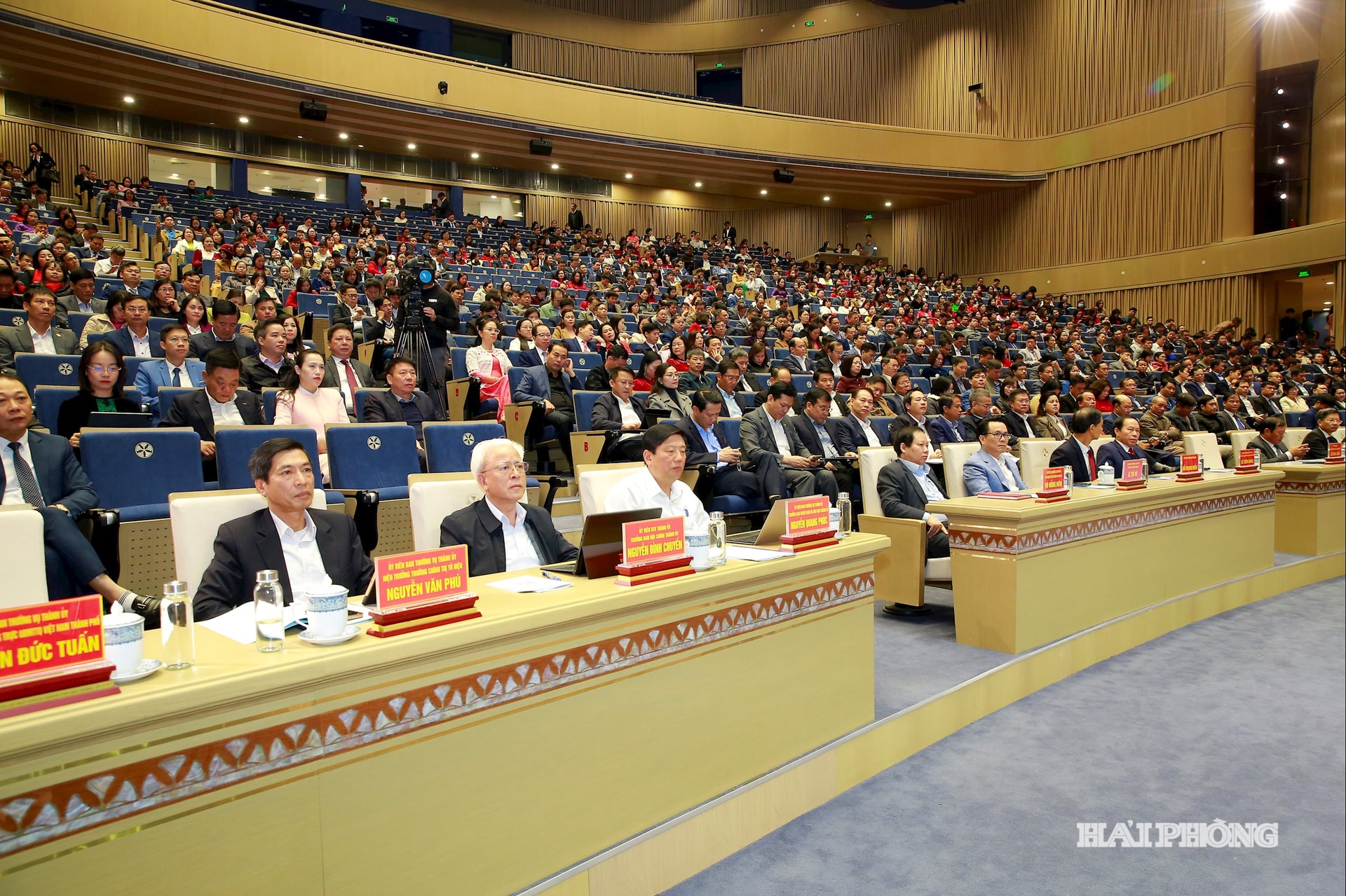 Các đại biểu dự hội nghi.