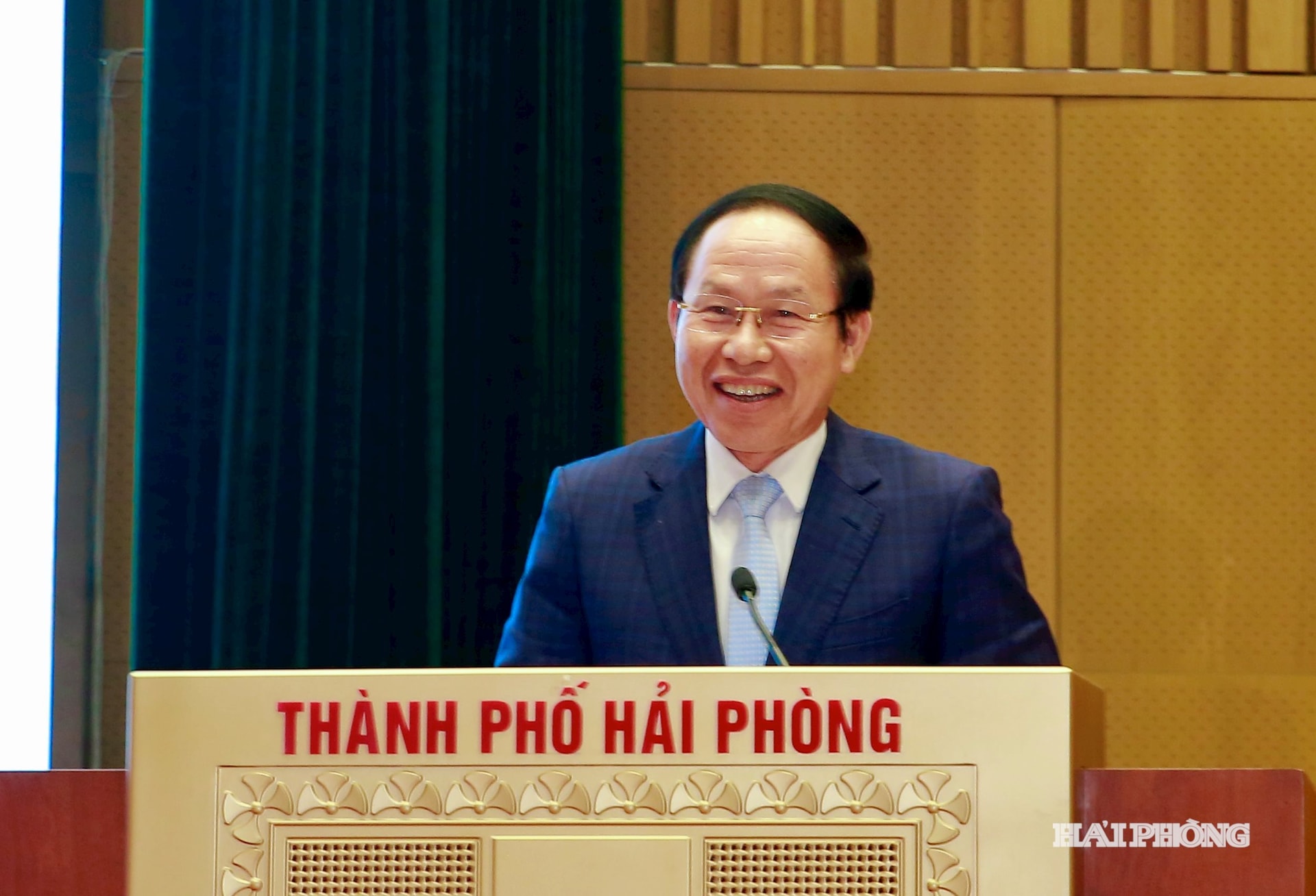 Đồng chí Lê Tiến Châu, Uỷ viên Trung ương Đảng, Bí thư Thành uỷ, Trưởng đoàn đại biểu Quốc hội Hải Phòng phát biểu kết luận hội nghị quán triệt Nghị quyết Đại hội Đảng bộ thành phố lần thứ nhất