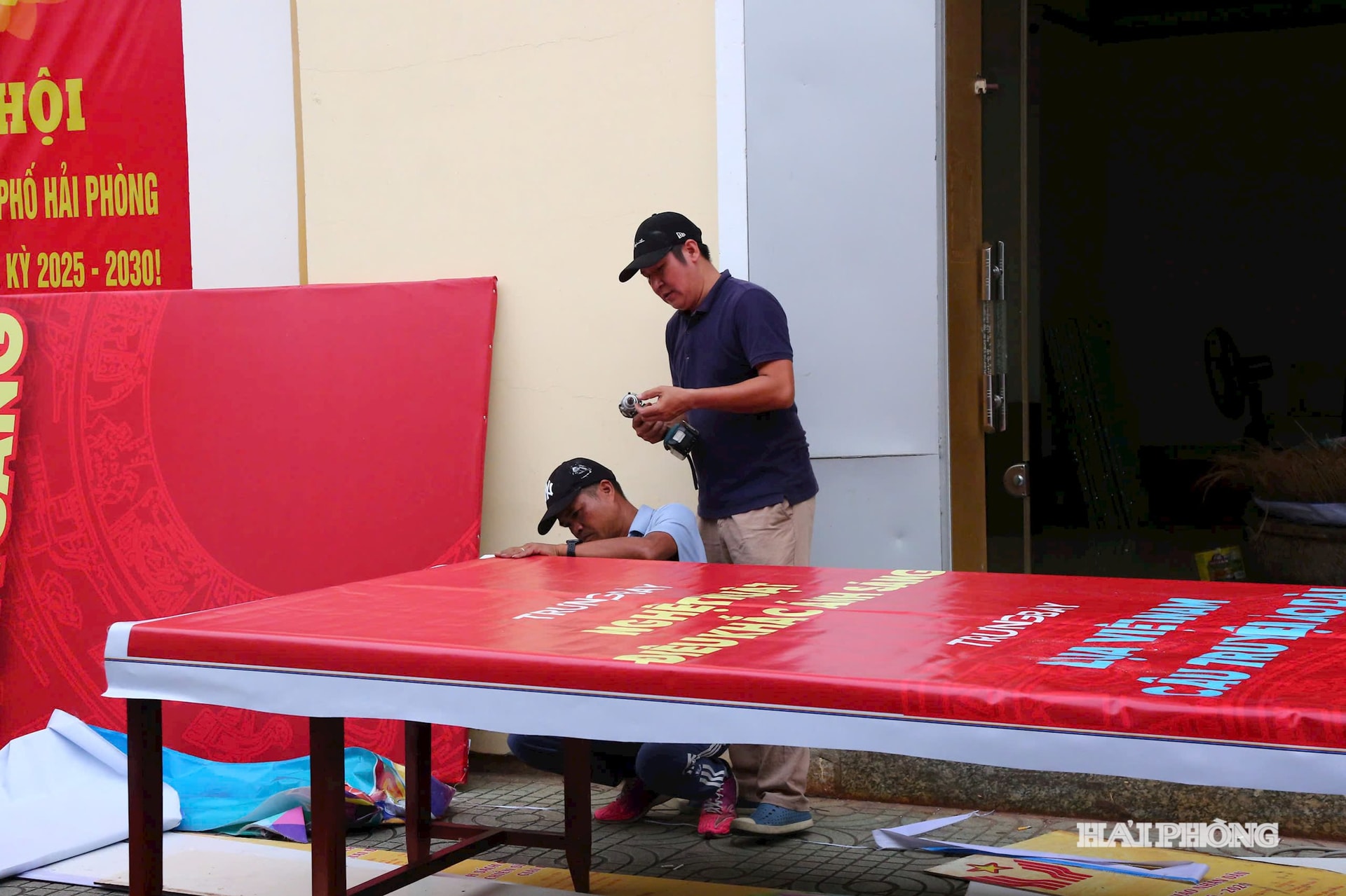 ធាតុត្រូវបានសាងសង់ជាបន្ទាន់ក្នុងរយៈពេលប៉ុន្មានថ្ងៃថ្មីៗនេះ។