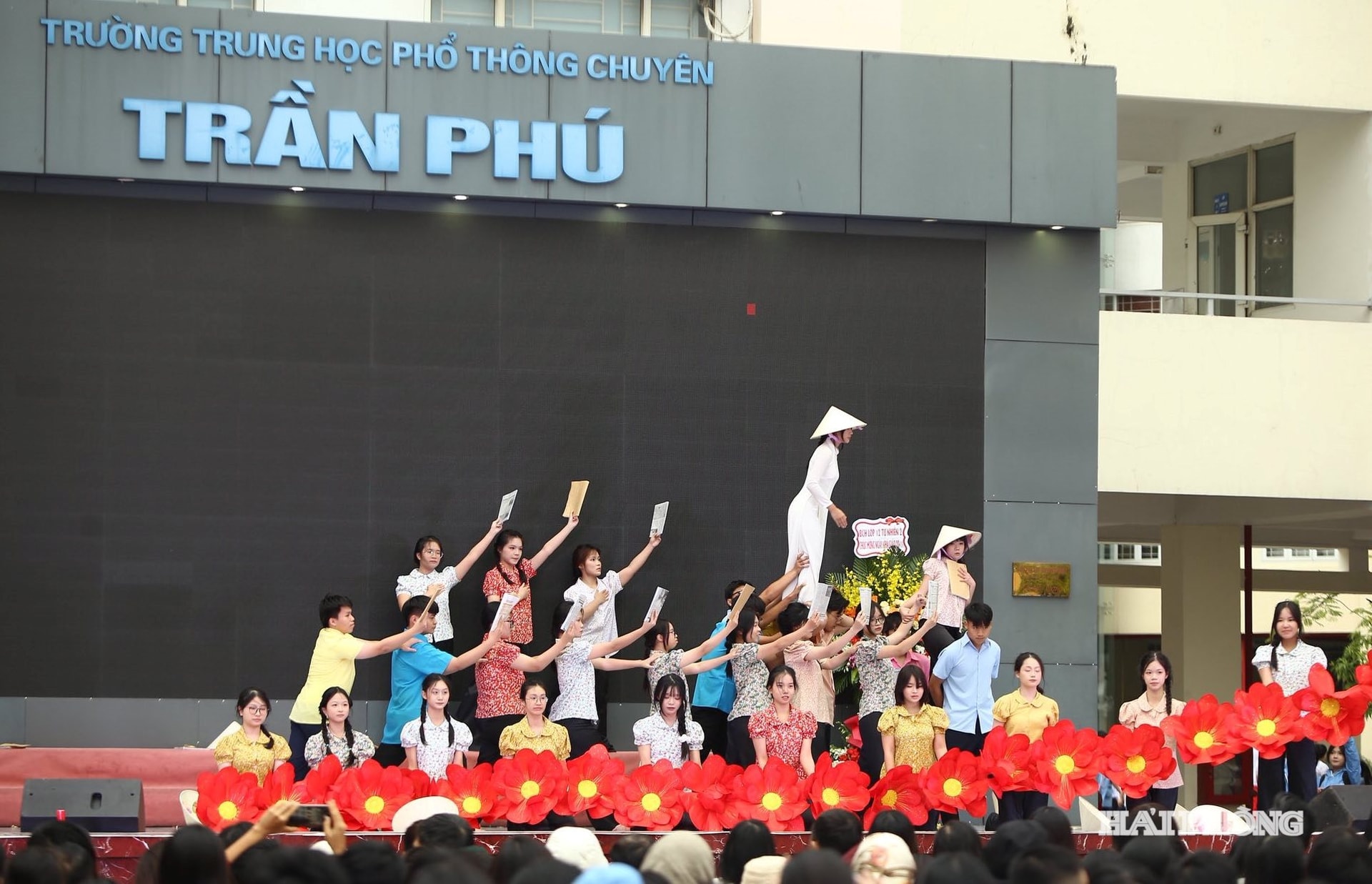 chuyen-tran-phu.jpg