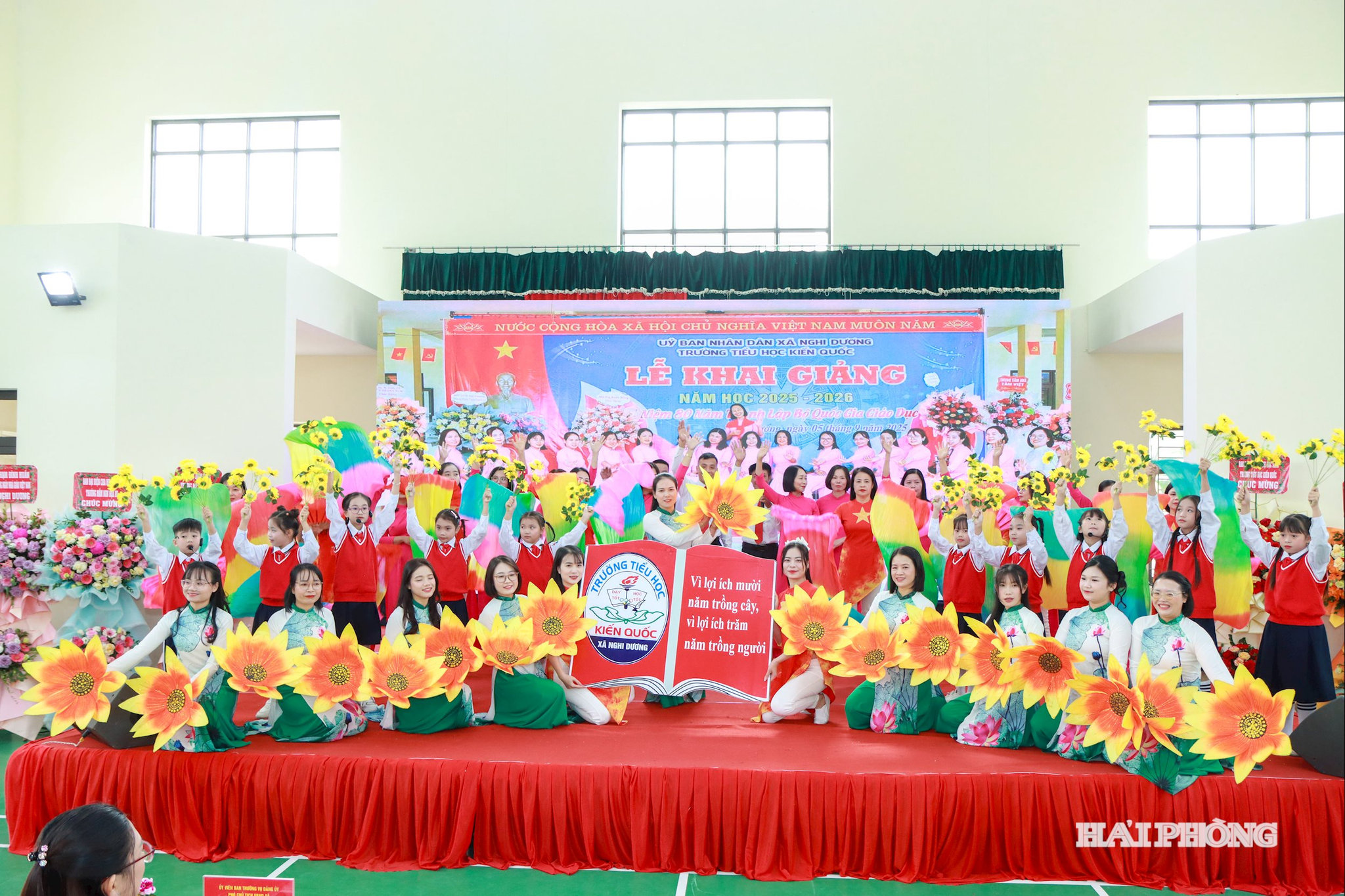 Tiết mục văn nghệ chào mừng