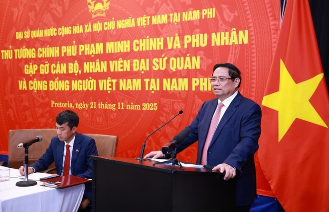 thu-tuong-gap-can-bo-dai-su-quan-va-cong-dong-nguoi-viet-nam-tai-nam-phi5.jpg