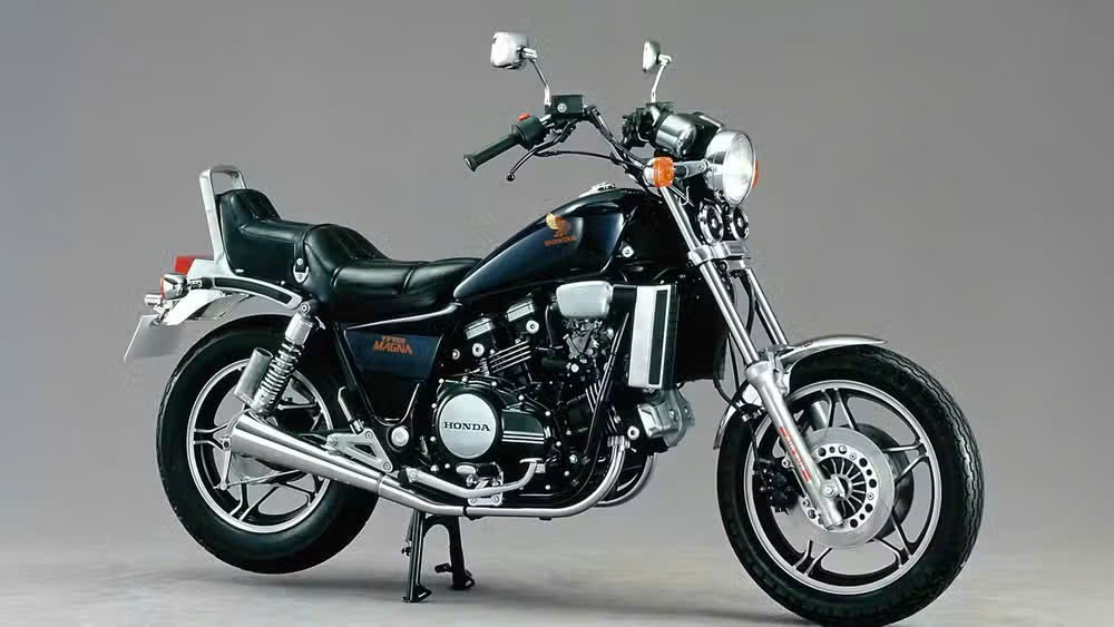 Honda VF750C Magna. Ảnh: Honda. Honda-2.jpg