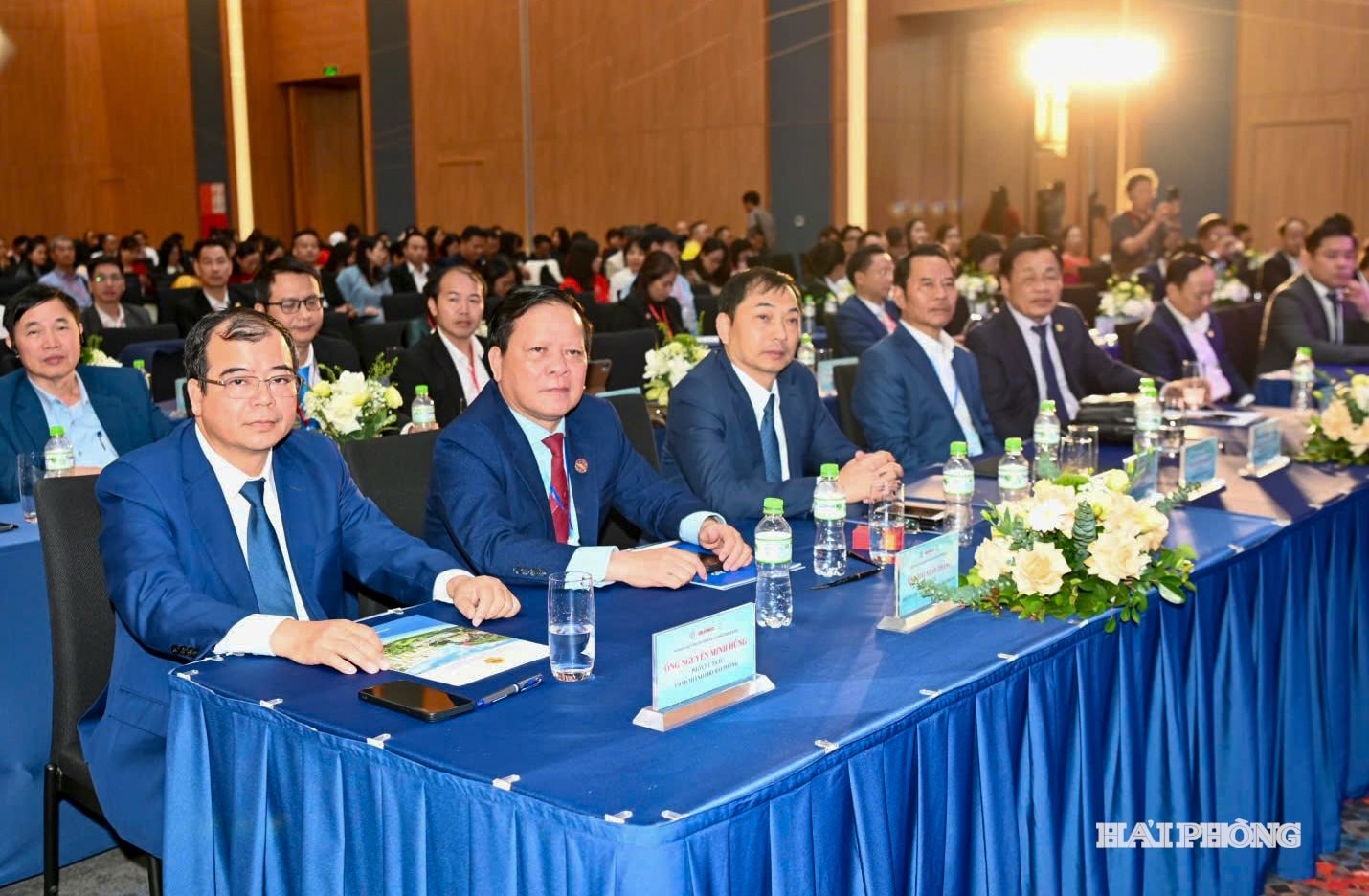 Delegáti účastnící se konference