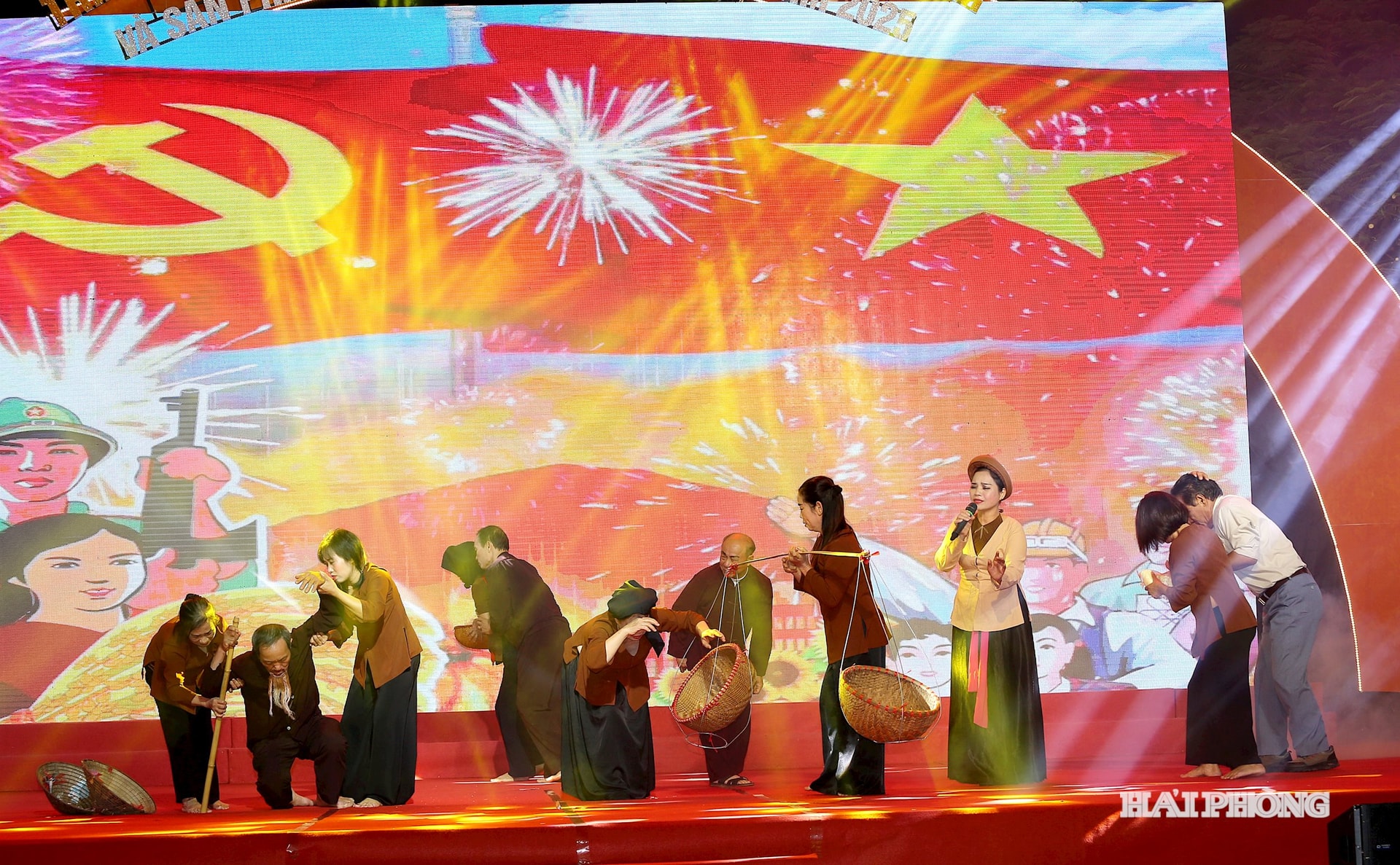 Выступления участников Фестиваля традиционных народных творческих коллективов