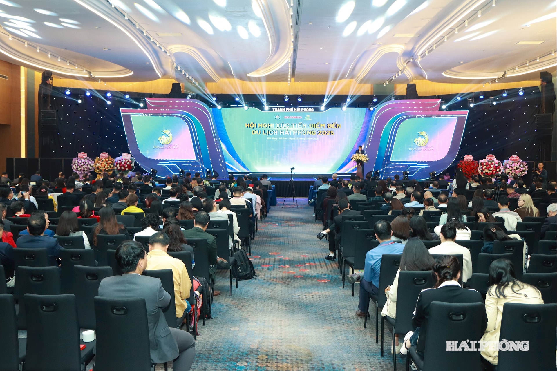 Konferenční scéna