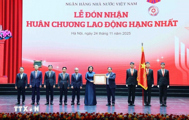 ttxvn-thu-tuong-du-dai-hoi-thi-dua-yeu-nuoc-nganh-ngan-hang-3.jpg