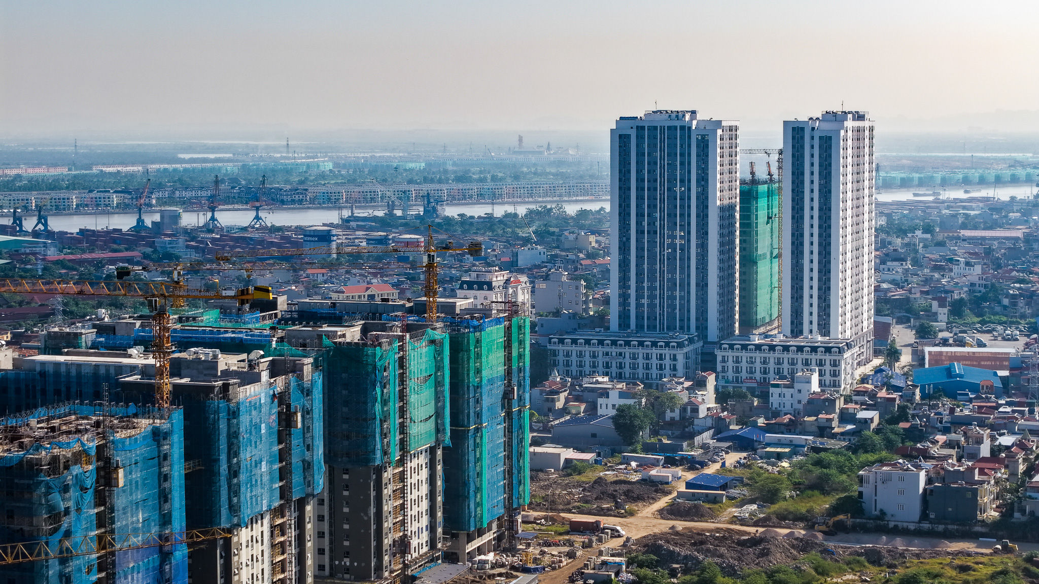 Bộ Xây dựng đánh giá giá bất động sản, đặc biệt là giá nhà ở, đất ở tăng cao vượt khả năng chi trả của đại bộ phận người dân.