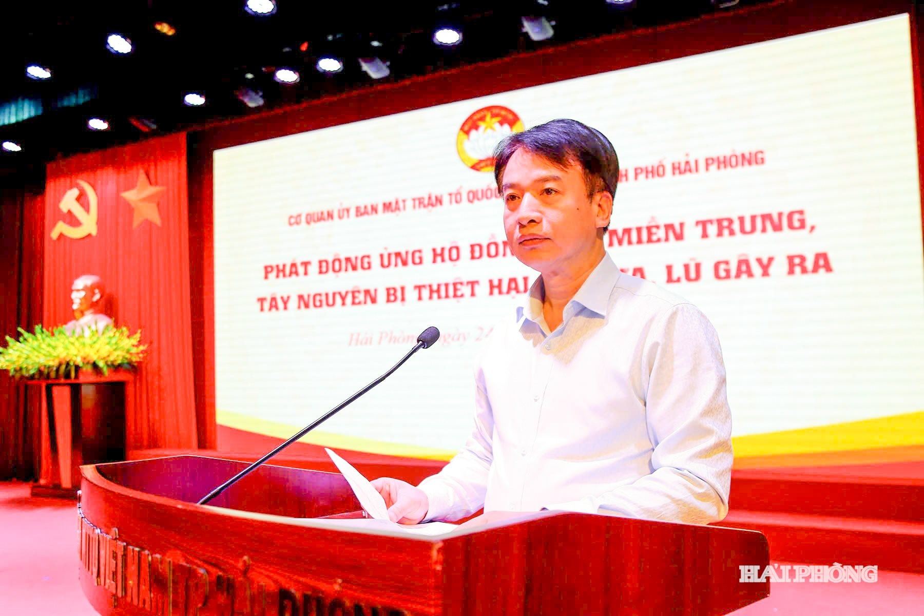 Şehir Parti Komitesi Daimi Komitesi üyesi ve Şehir Vietnam Anavatan Cephesi Komitesi Daimi Başkan Yardımcısı yoldaş Nguyen Duc Tuan destek kampanyasını başlattı.