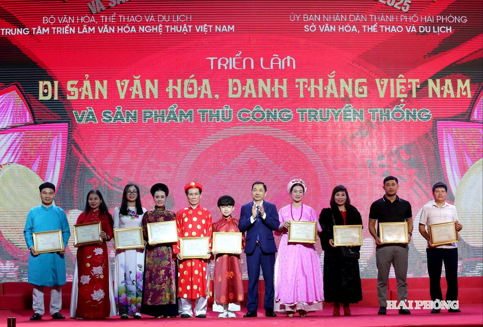 Düzenleme kurulu ikincilik ödülünü verdi.