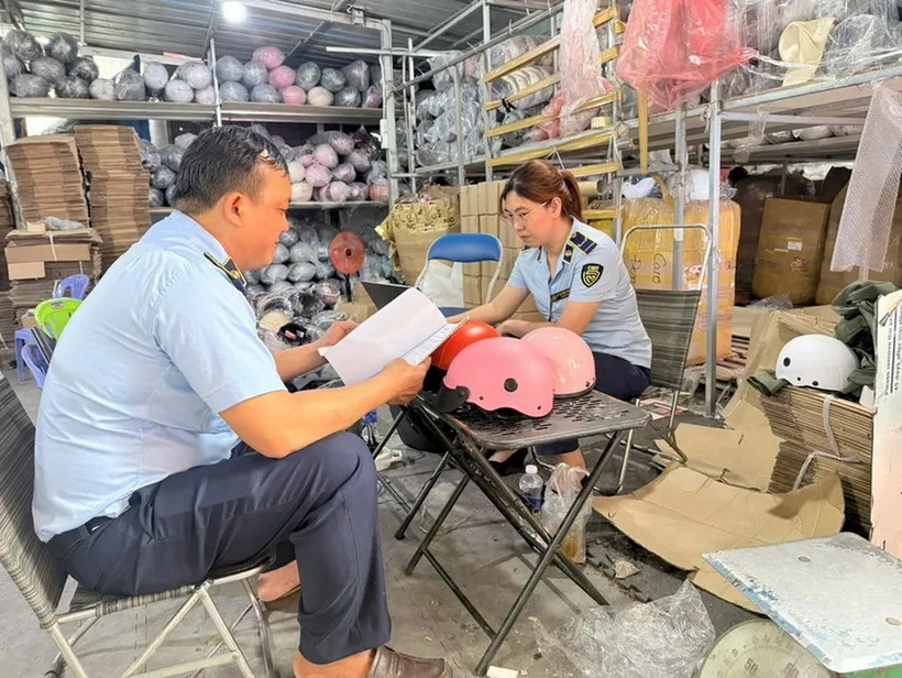 Hơn 5.000 mũ bảo hiểm không có hóa đơn chứng từ. (Ảnh: Chi cục Quản lý thị trường TP Hồ Chí Minh)