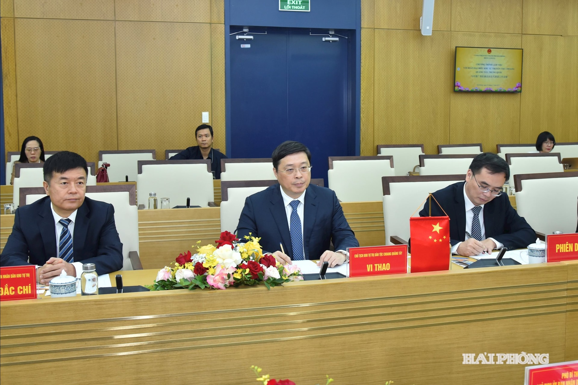 Đoàn đại biểu Khu tự trị dân tộc Choang, Quảng Tây, Trung Quốc làm việc tại Hải Phòng.
