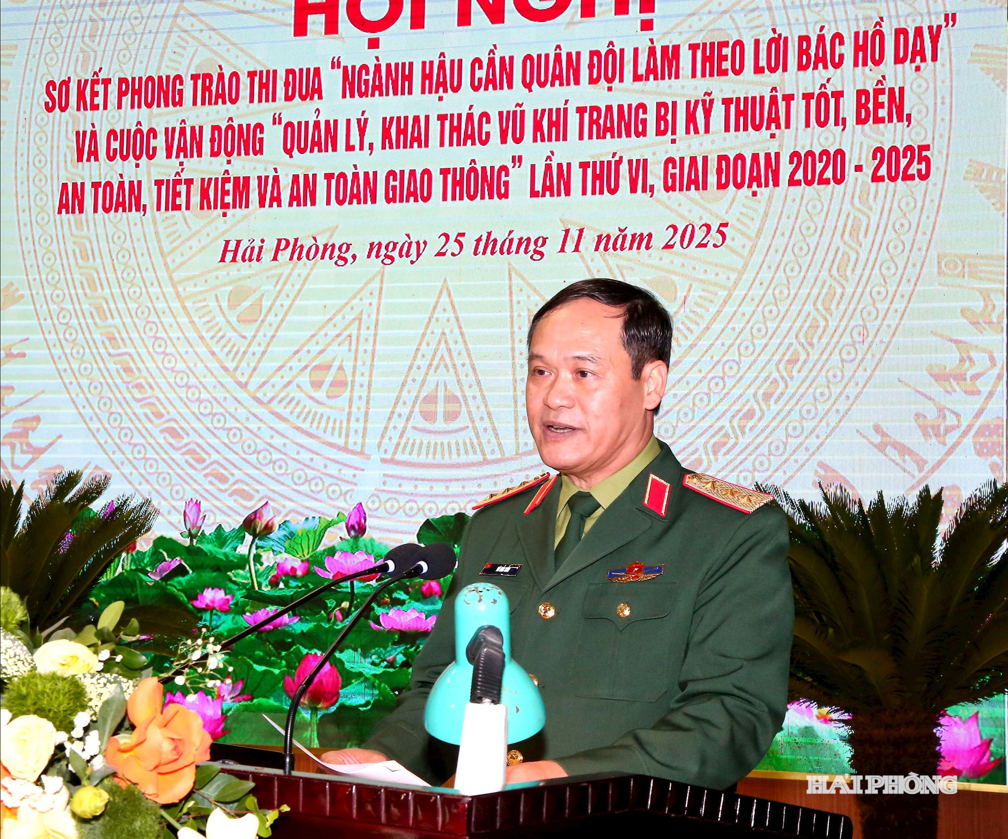 Thượng tướng Vũ Hải Sản, Ủy viên Trung ương Đảng, Thứ trưởng Bộ Quốc Phòng phát biểu khai mạc Hội nghị sơ kết Phong trào thi đua Ngành hậu cần Quân đội làm theo lời Bác Hồ dạy. Cuộc vận động Quản lý khai thác vũ khí trang bị kỹ thuật tốt, bền, an toàn, tiết kiệm và an toàn giao thông giai đoạn 2020-2025.