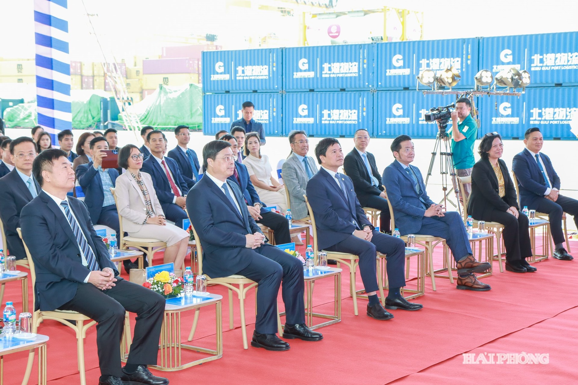 تقریب میں شریک مندوبین