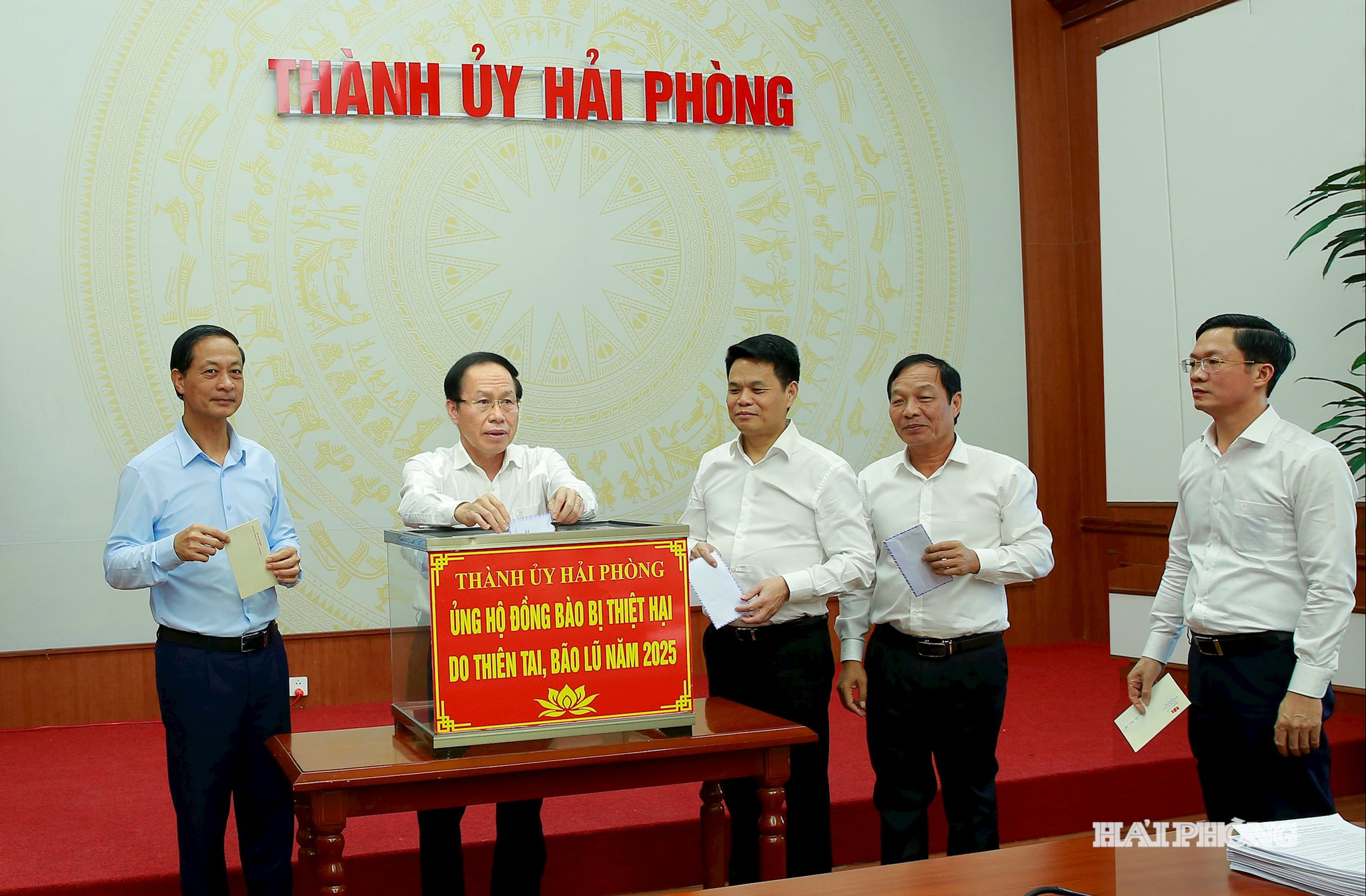 bi thu