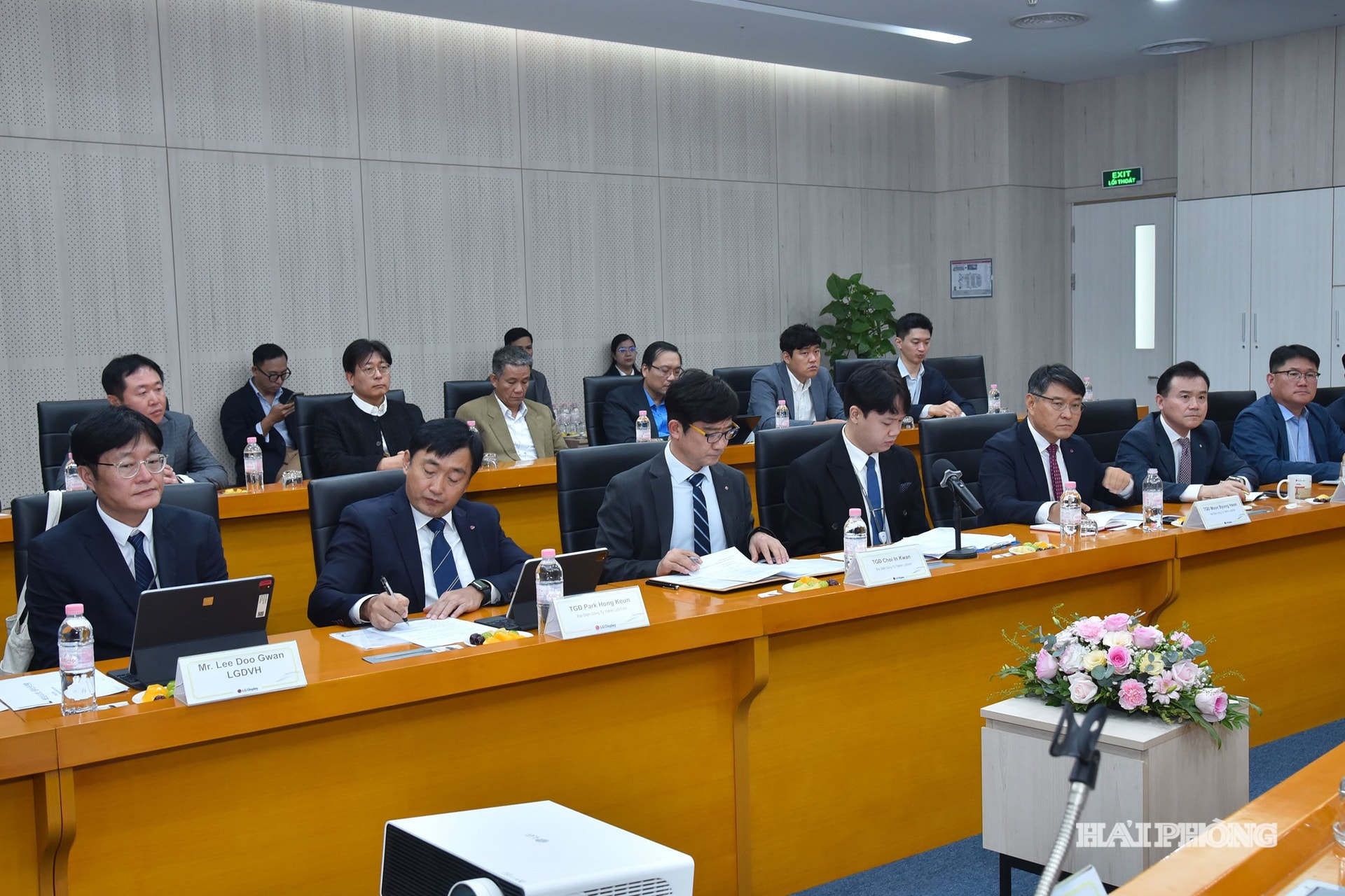 Reprezentanții afacerilor LG Group din Hai Phong au participat la întâlnire.