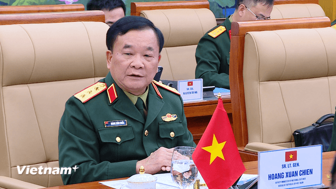 Thượng tướng Hoàng Xuân Chiến - Thứ trưởng Bộ Quốc phòng tại đối thoại Chính sách quốc phòng Việt Nam - Philippines lần thứ 7. (Ảnh: Hằng Trần/Vietnam+) vnp-doithoai-1.png