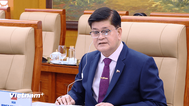 Ông Irineo C. Espino, Thứ trưởng Bộ Quốc phòng Philippines phát tại đối thoại Chính sách quốc phòng Việt Nam - Philippines lần thứ 7. (Ảnh: Hằng Trần/Vietnam+) vnp-doithoai4.png