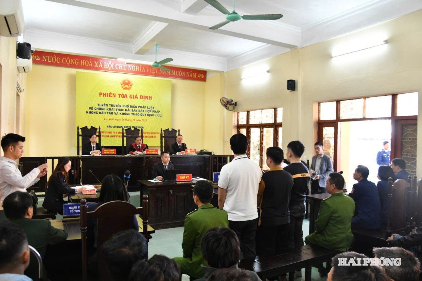 Quang cảnh phiên tòa giả định