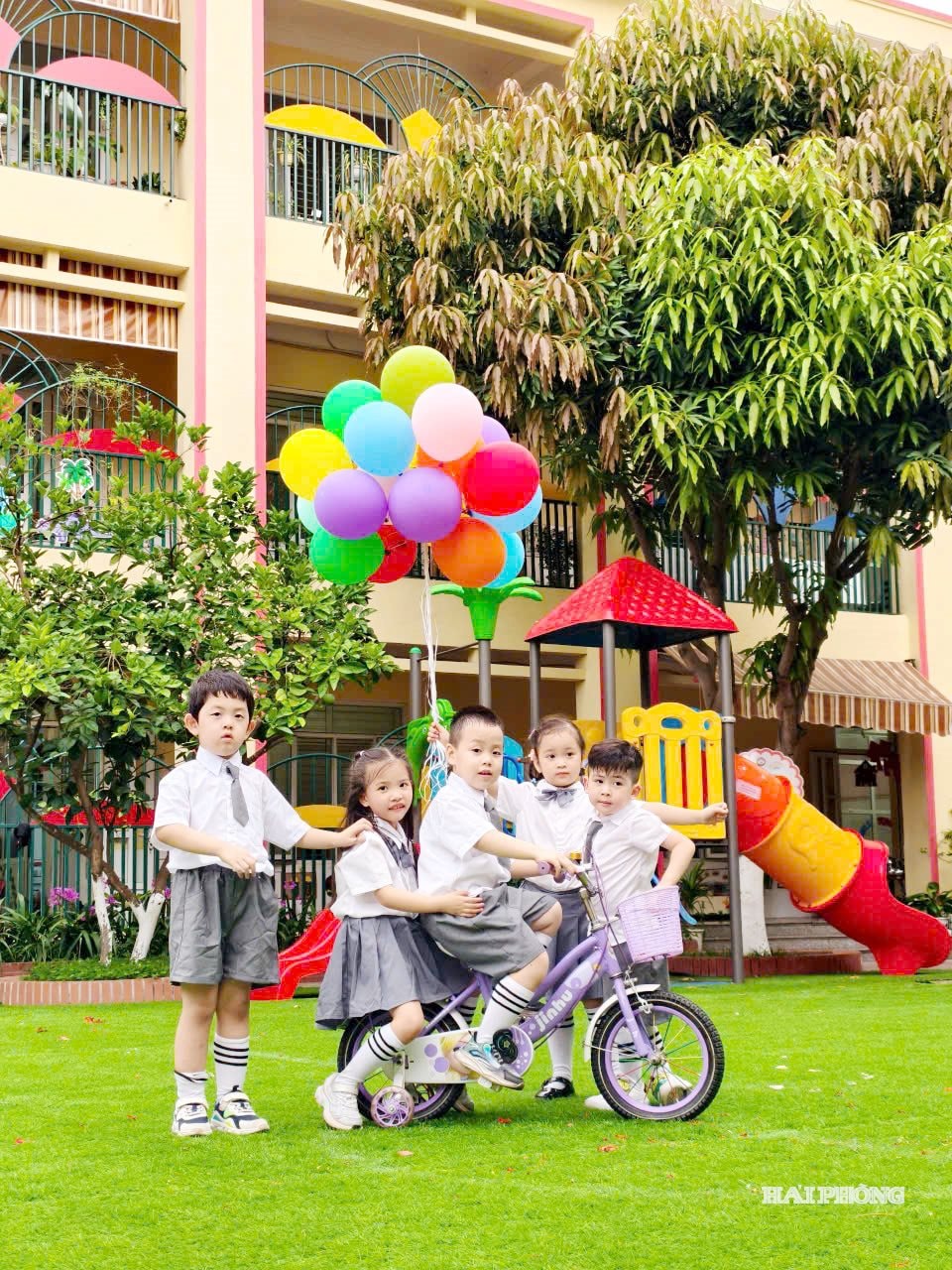 Các bé Trường mầm non Sao Sáng 4 (phường Gia Viên) được quan tâm tích hợp kiến thức giới tính trong các hoạt động trên lớp.