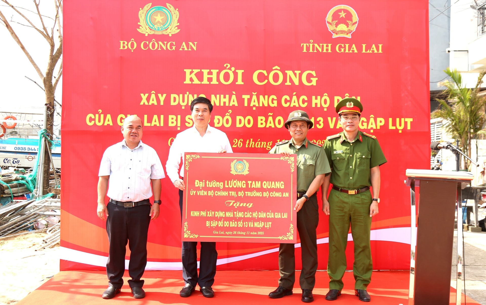 Bộ Công an khởi công xây dựng nhà tặng các hộ dân bị thiệt hại do bão số 13 - Ảnh 3.