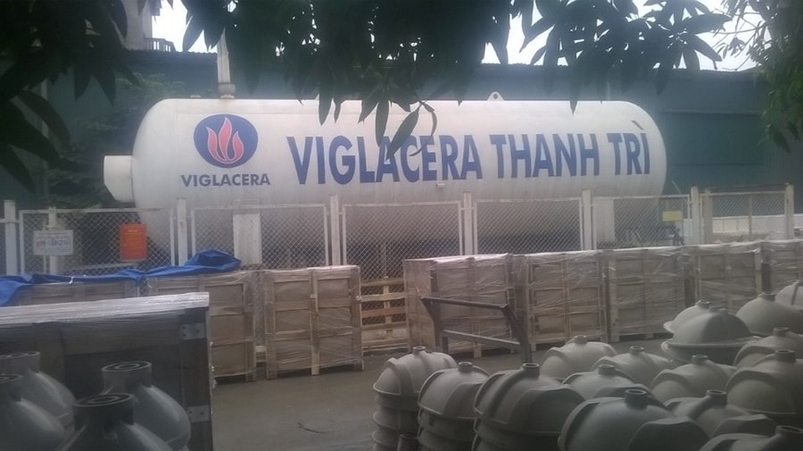 Được thành lập từ năm 1961 với tên gọi là xưởng gạch Thanh Trì, trải qua hơn 50 năm xây dựng và phát triển, Công ty Cổ phần sứ Viglacera Thanh Trì đã trở thành doanh nghiệp đi đầu trong ngành, sản xuất các sản phẩm sứ vệ sinh chất lượng cao mang thương hiệu Viglacera. (Ảnh: Viglacerathanhtri)