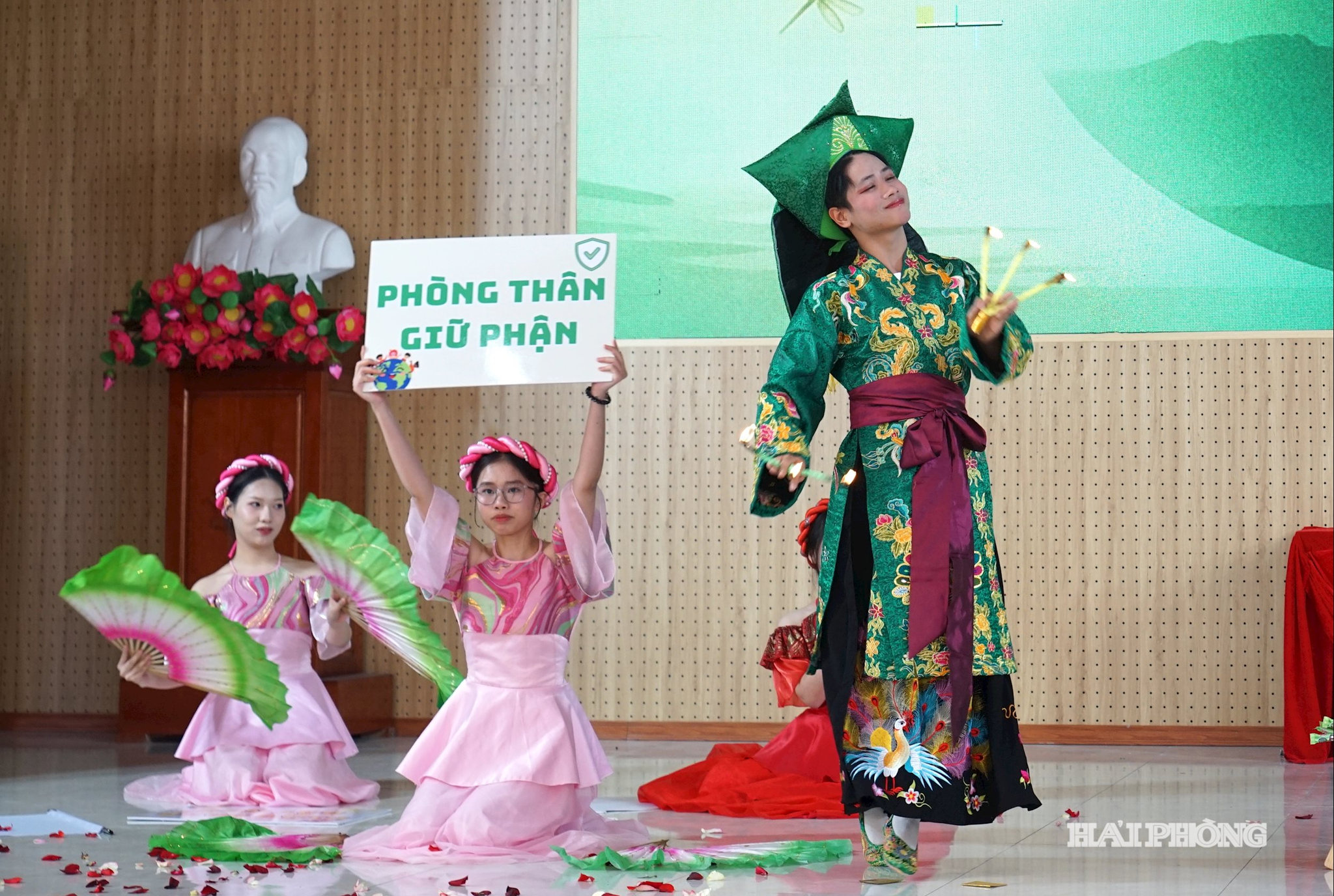 dai-hoc-hai-duong.jpg