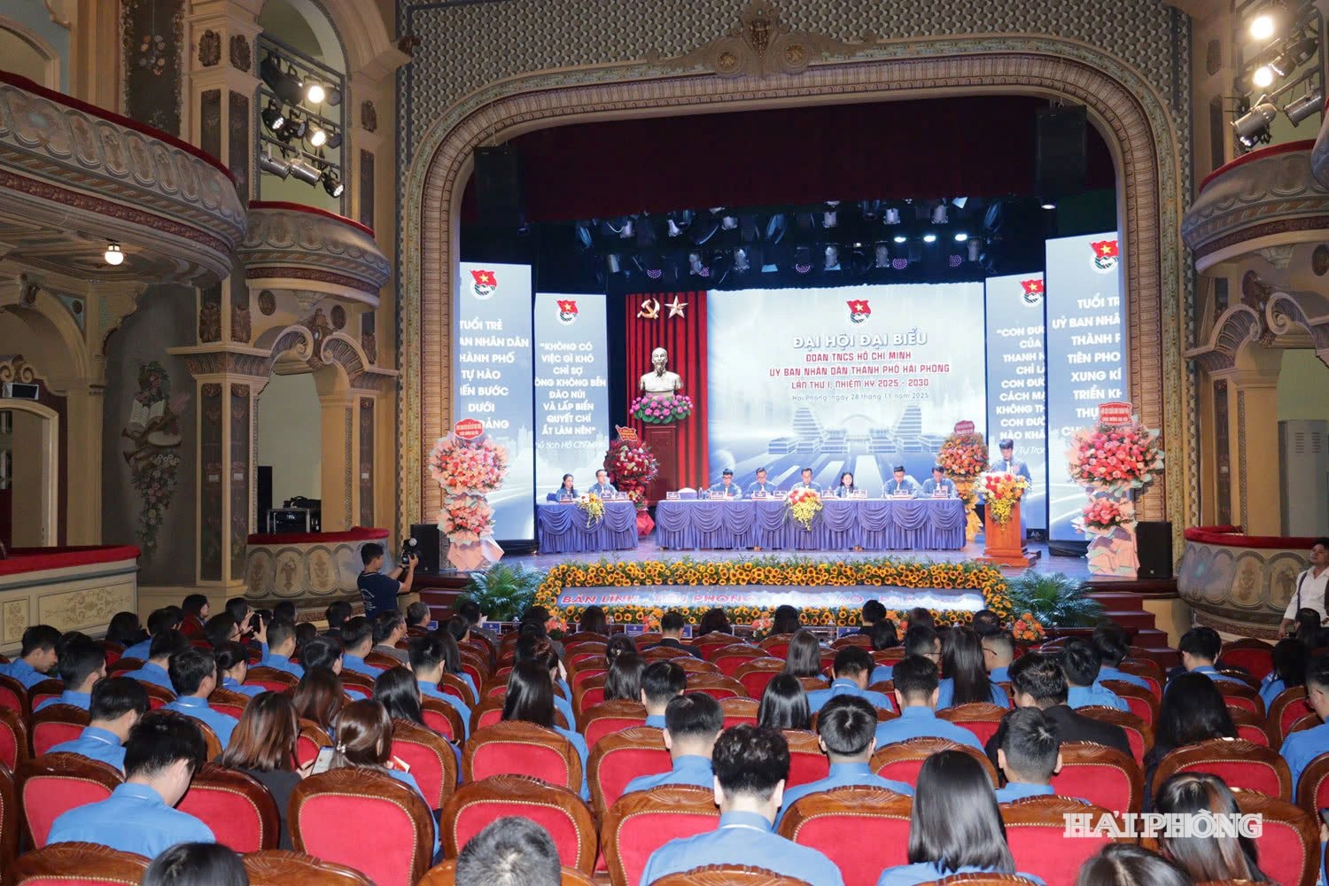 Quang cảnh đại hội.