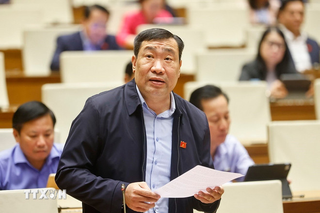 Đại biểu Quốc hội tỉnh Vĩnh Long Thạch Phước Bình phát biểu. (Ảnh: Doãn Tấn/TTXVN) ttxvn-quoc-hoi-6.jpg
