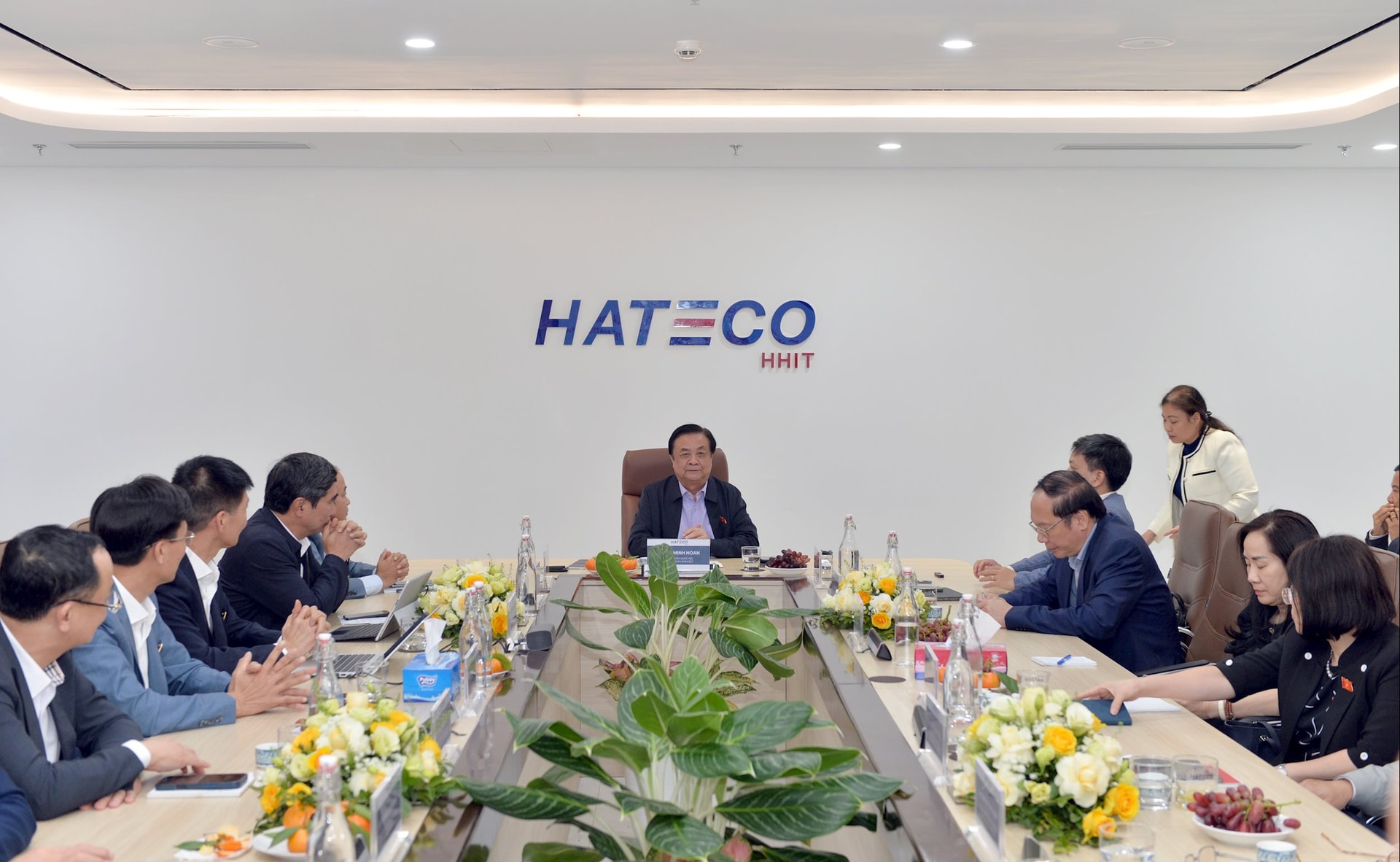 Đồng chí Lê Minh Hoan, Phó chủ tịch Quốc hội chủ trì cuộc giám sát.