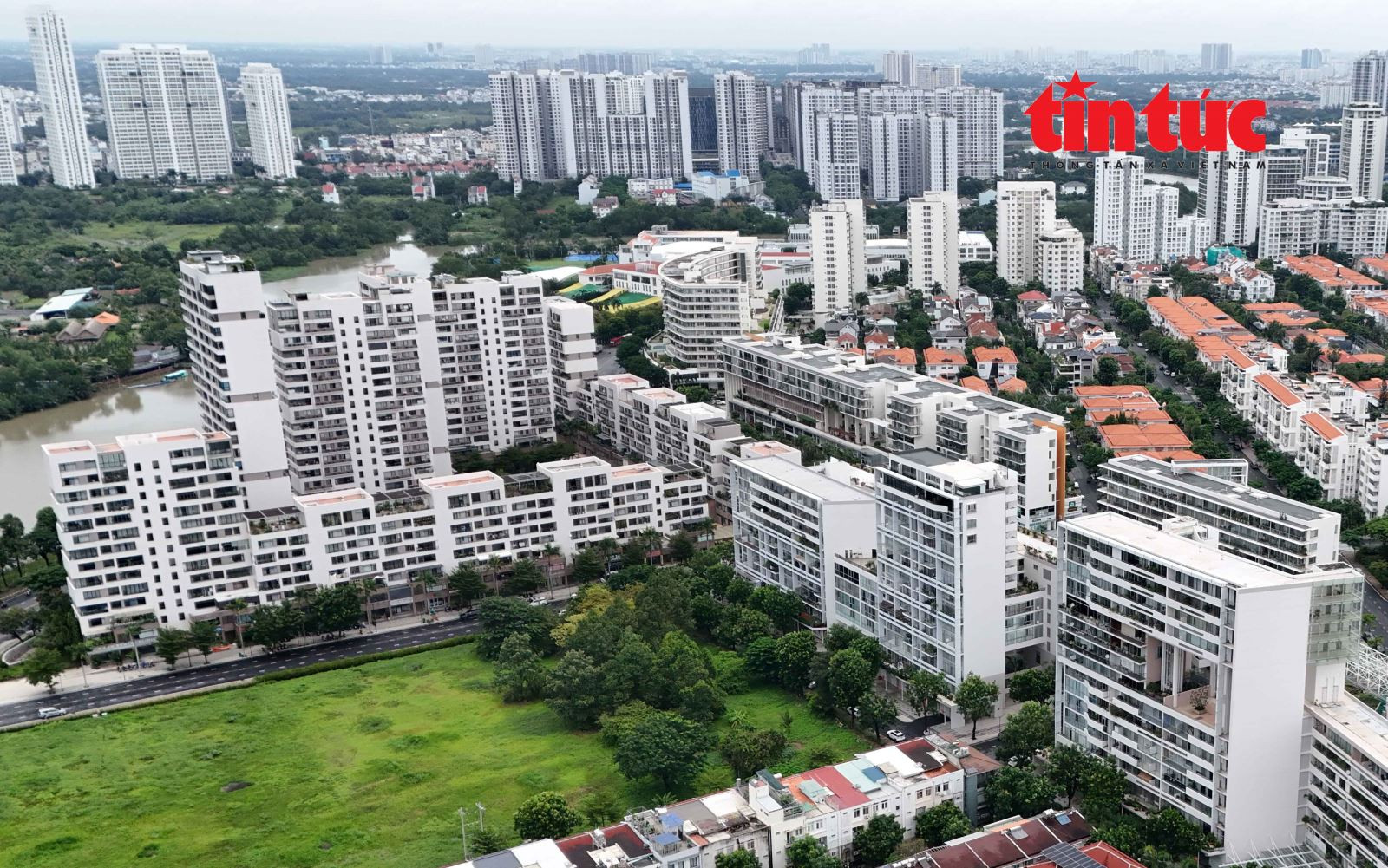 nhaochungcu2025.jpg