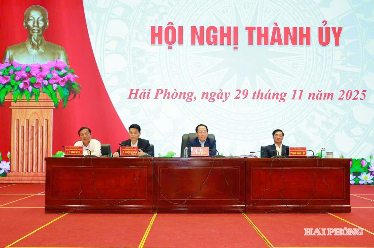 thanh-uy-hai-phong-1-(1).jpg