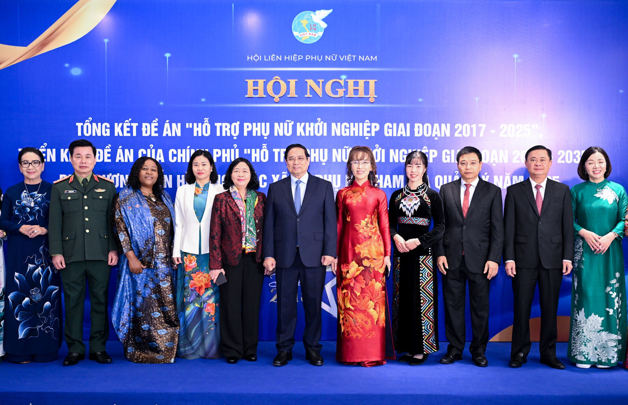 Thủ tướng: Phụ nữ Việt Nam ‘3 tiên phong’, ‘5 làm chủ’ trong khởi nghiệp sáng tạo- Ảnh 13. Thủ tướng: Phụ nữ Việt Nam ‘3 tiên phong’, ‘5 làm chủ’ trong khởi nghiệp sáng tạo- Ảnh 13.