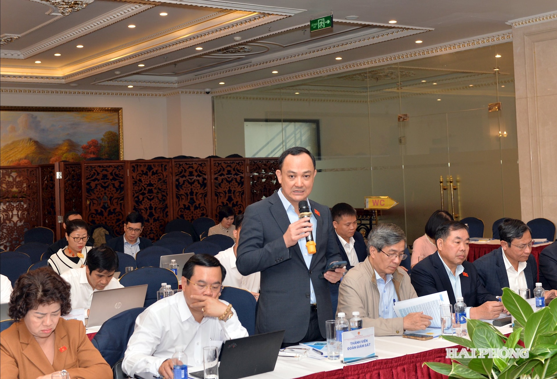 Delegáti na konferenci vyjádřili své názory.