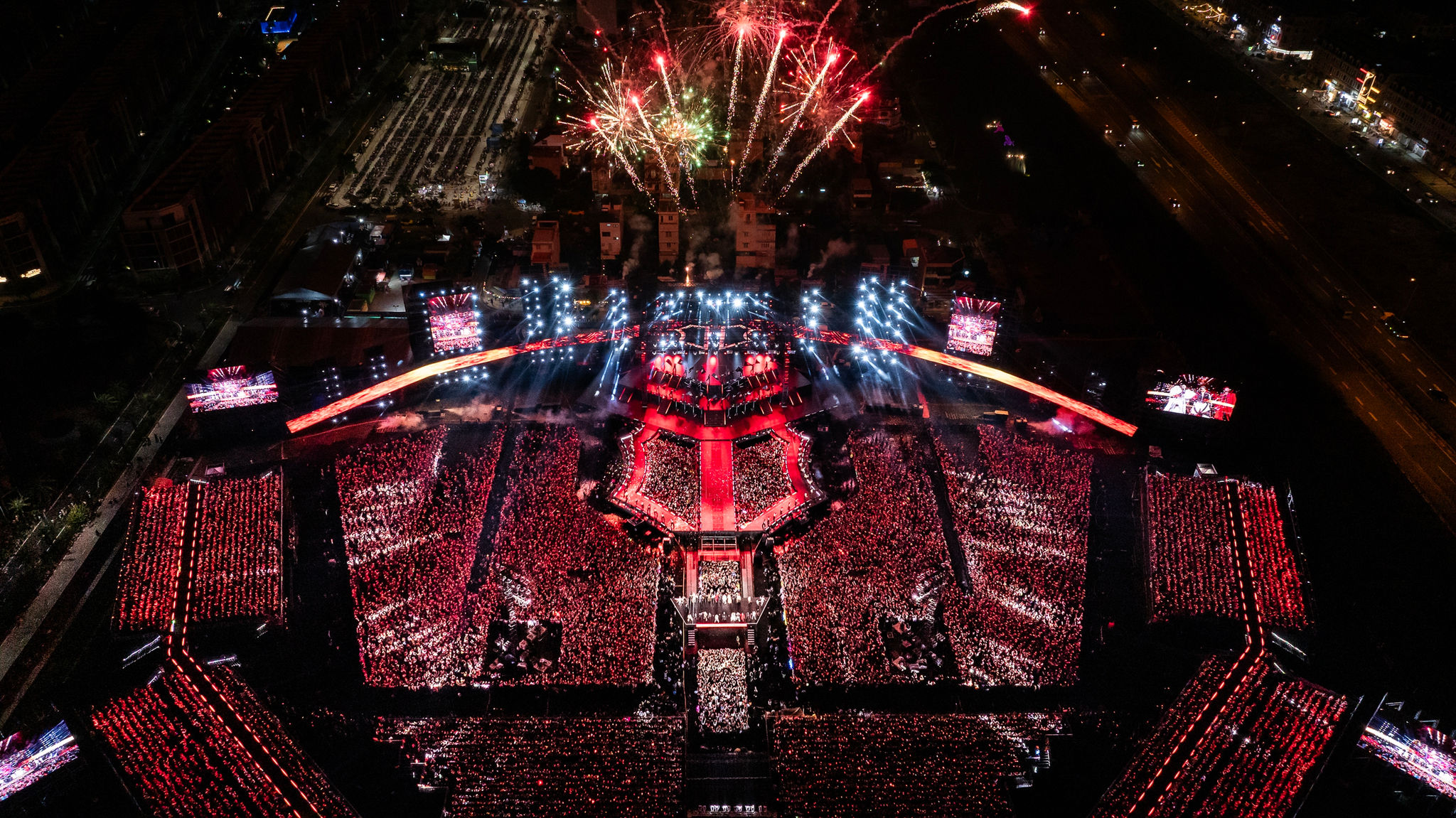 'Gia đình Haha', Concert 'Anh trai vượt ngàn chông gai' giành chiến thắng tại giải thưởng IContent 2025 - Ảnh 2. 'Gia đình Haha', Concert 'Anh trai vượt ngàn chông gai' giành chiến thắng tại giải thưởng IContent 2025 - Ảnh 2.