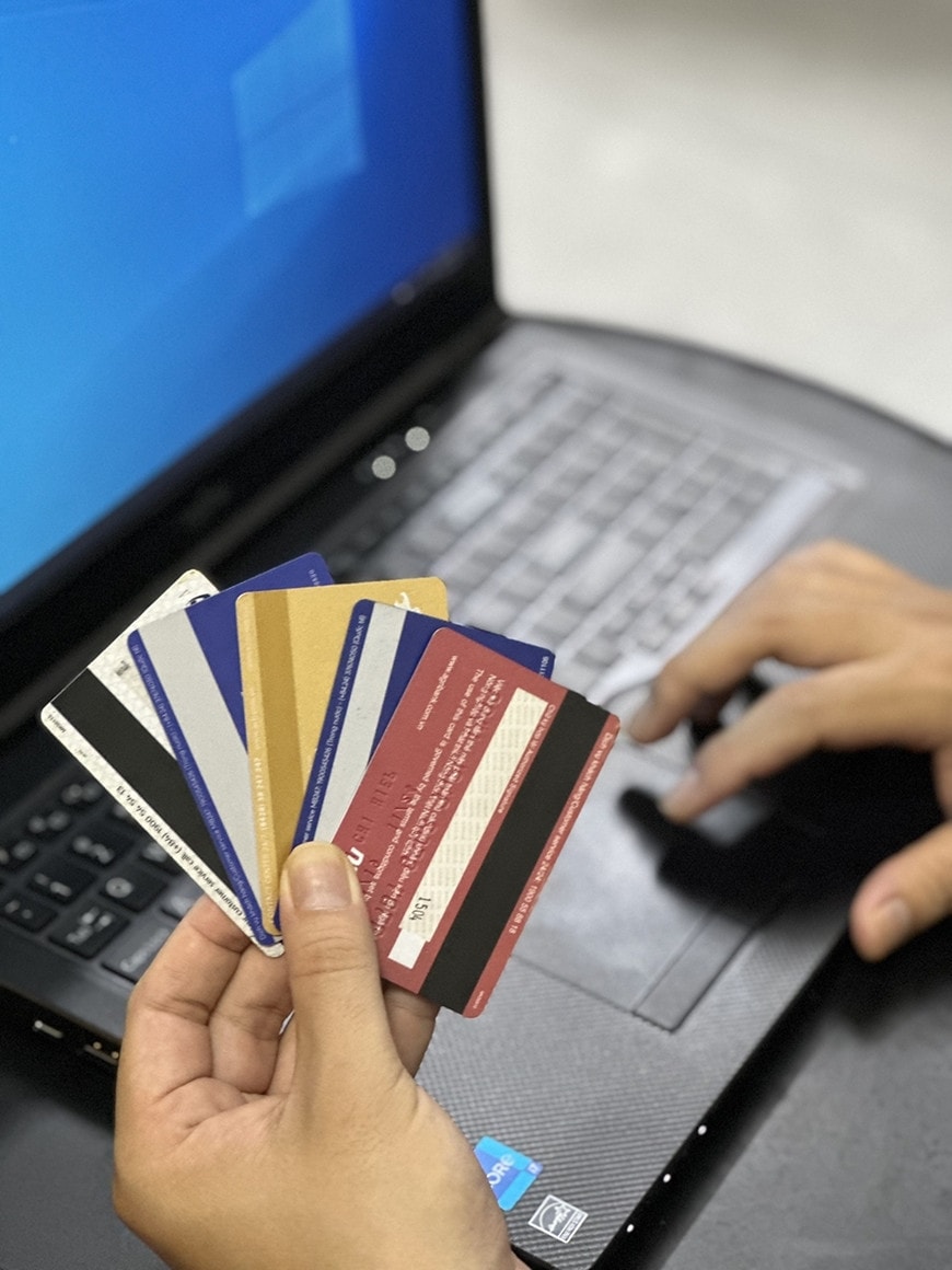 Từ hôm nay, ngân hàng thu phí quản lý với tài khoản có số dư dưới 500.000 đồng/tháng.