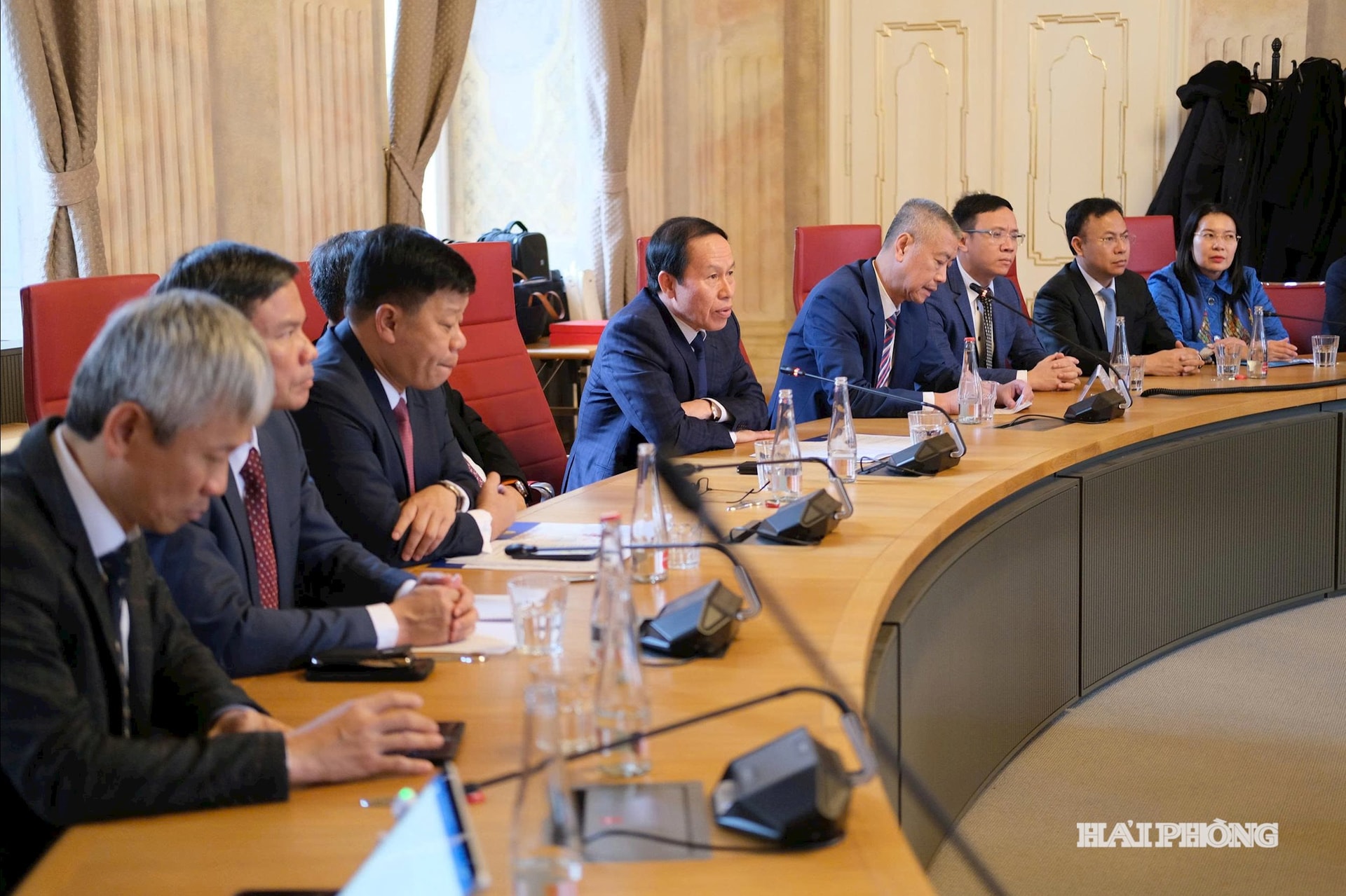 Đồng chí Bí thư Thành uỷ Lê Tiến Châu cho rằng Hải Phòng và Brno có rất nhiều dư địa hợp tác, trước hết là trong các lĩnh vực công nghiệp chế tạo, cơ khí chính xác, công nghệ thông minh, robot, thiết bị công nghiệp.