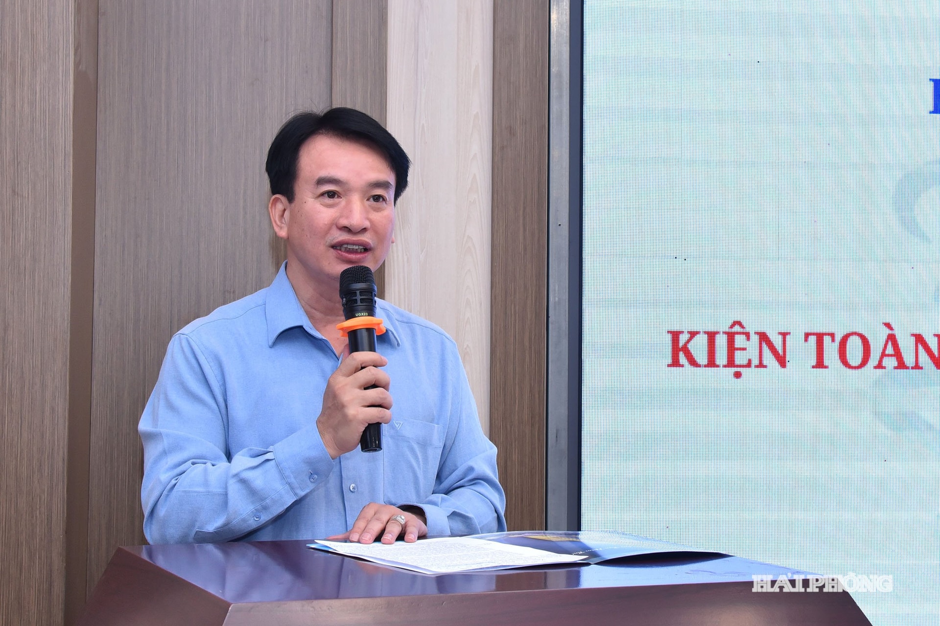 Đồng chí Nguyễn Đức Tuấn, Ủy viên Ban Thường vụ Thành ủy, Phó chủ tịch Thường trực Ủy ban MTTQ Việt Nam thành phố phát biểu tại hội nghị.