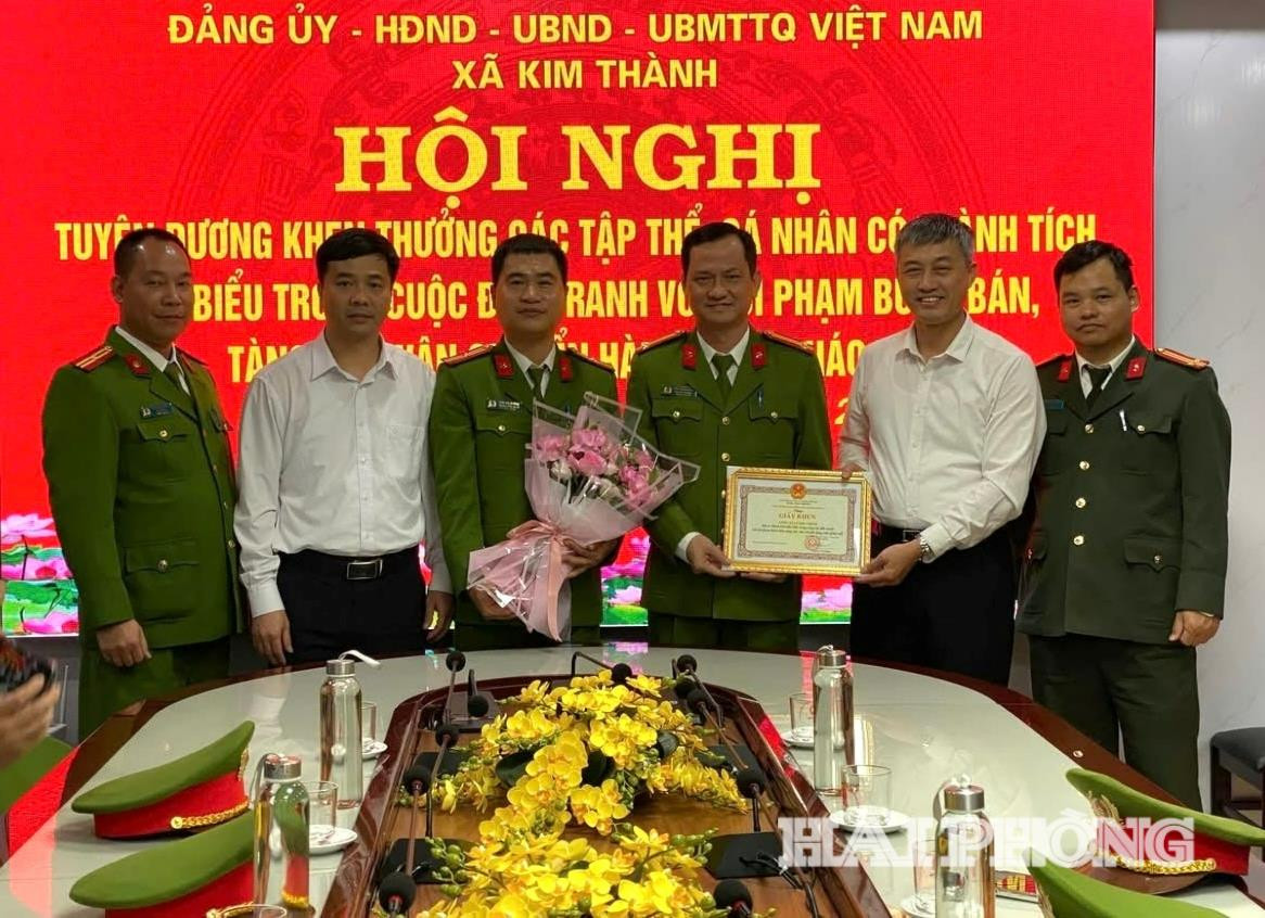 kim-thanh-khen(1).jpg
