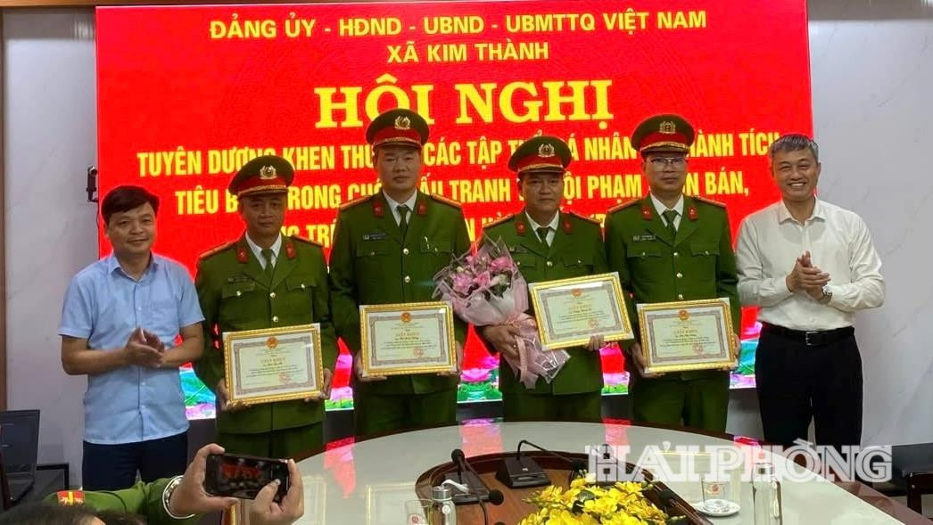 kim-thanh-khen-1(1).jpg
