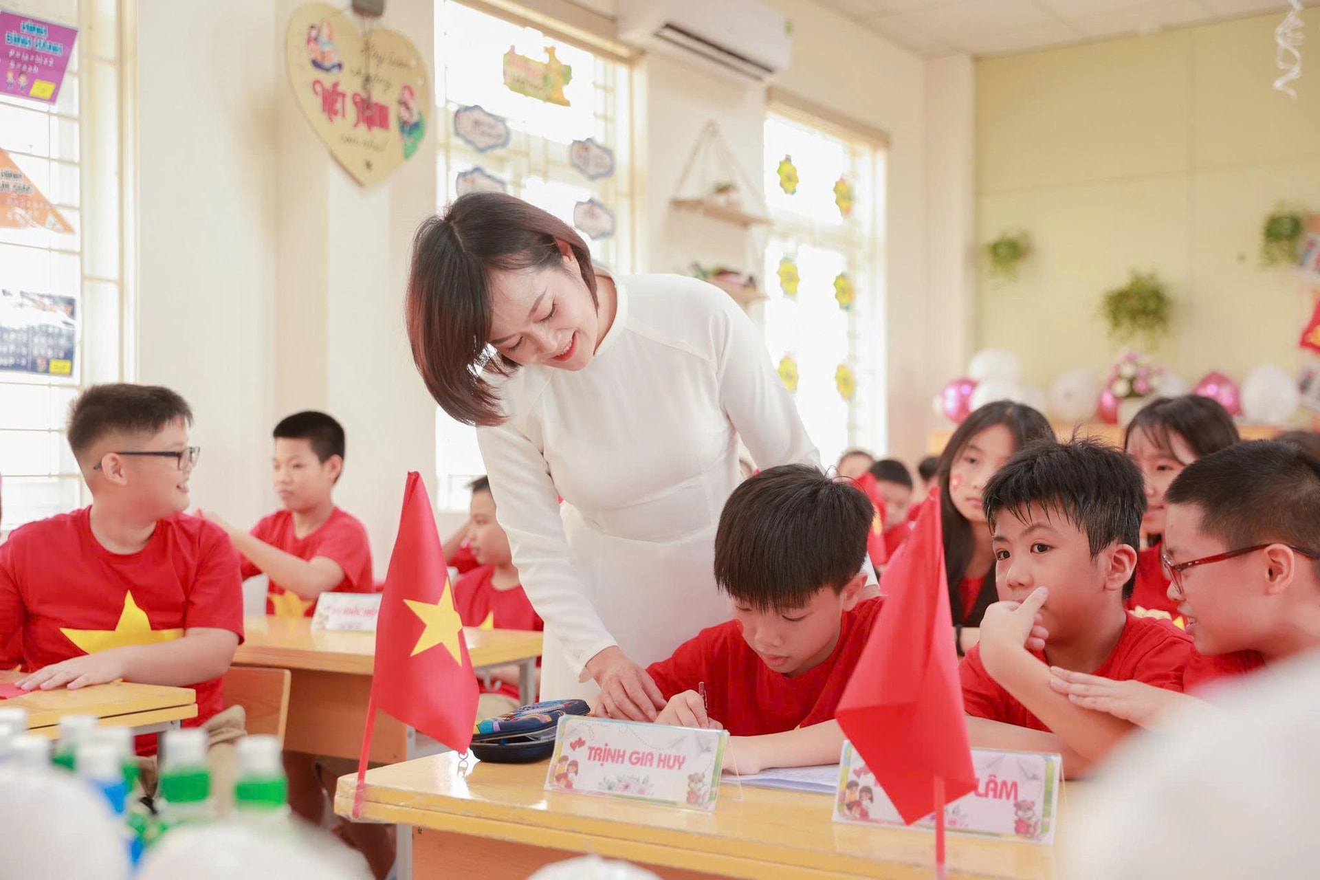 Học sinh Trường tiểu học Võ Thị Sáu (phường An Biên) được phát huy năng lực qua các tiết học đổi mới phương pháp giáo dục tích cực của giáo viên.