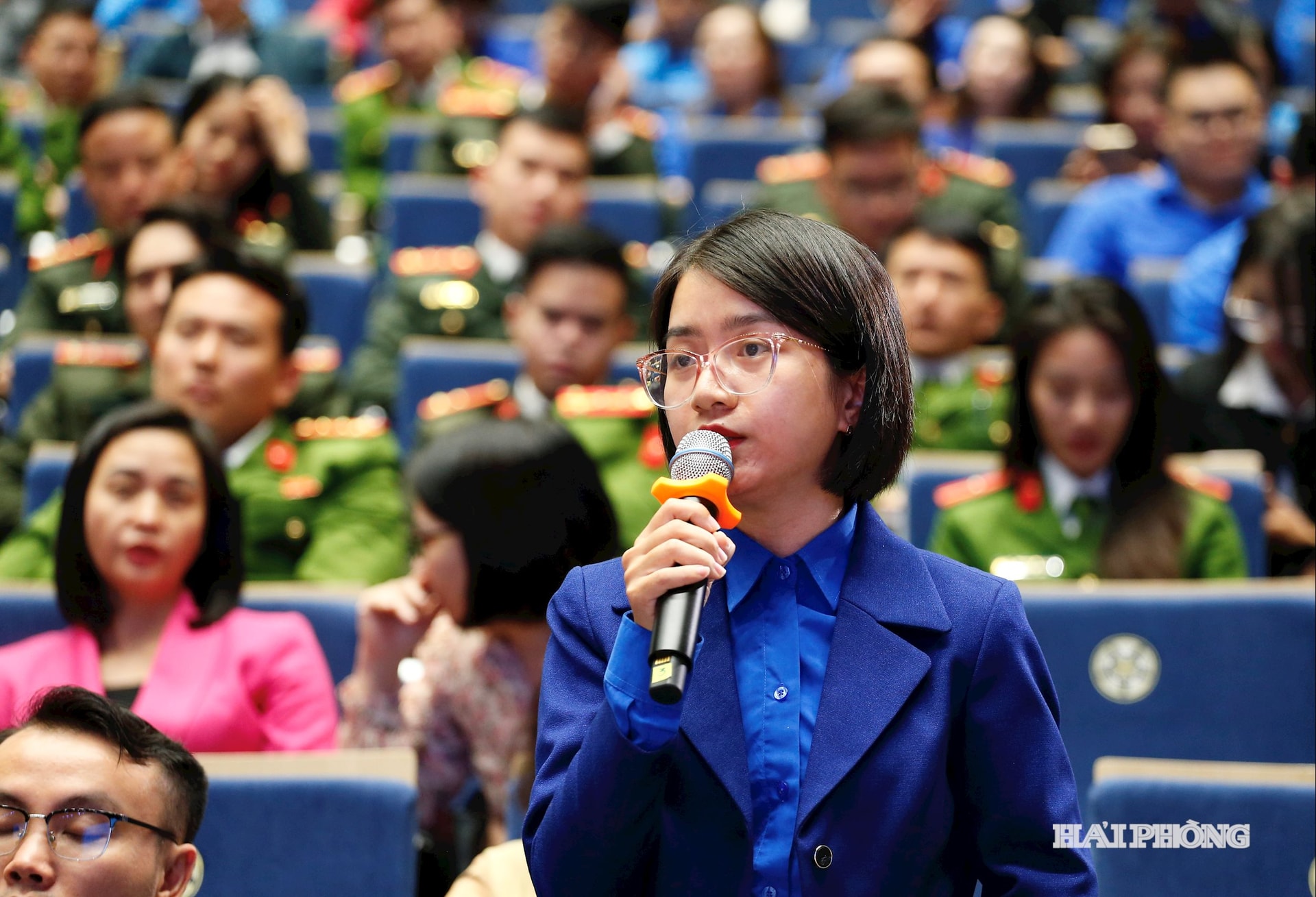 Đoàn viên thanh niên phát biểu ý kiến tại hội nghị.