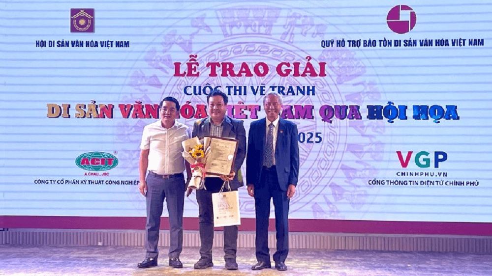 trien-lam-tranh-di-san.png