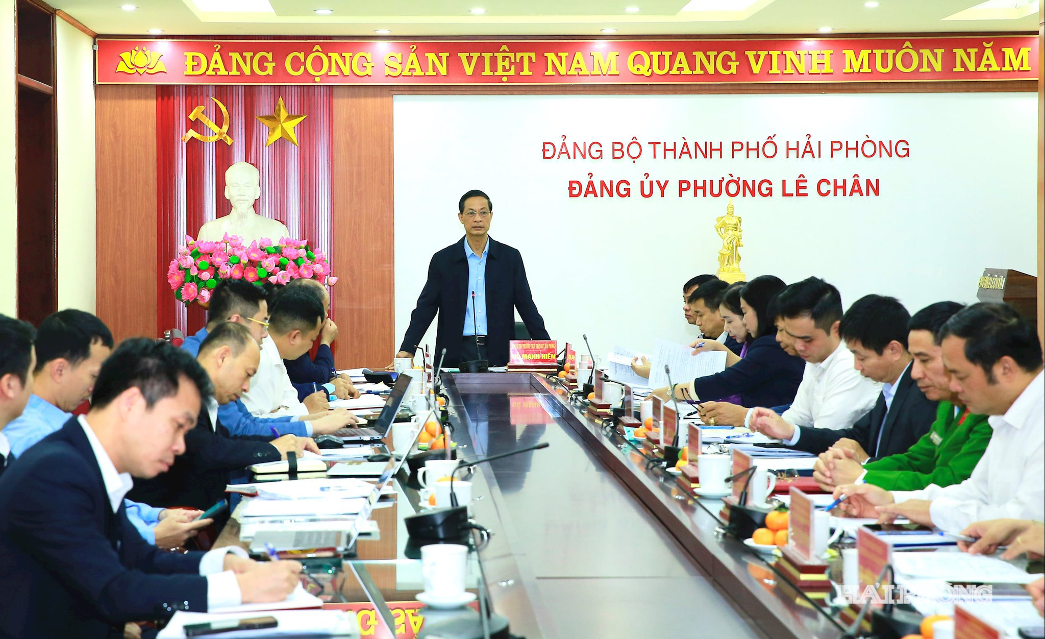 Đồng chí Đỗ Mạnh Hiến, Phó bí thư Thường trực Thành uỷ phát biểu kết luận tại cuộc làm việc với Đảng uỷ phường Lê Chân.