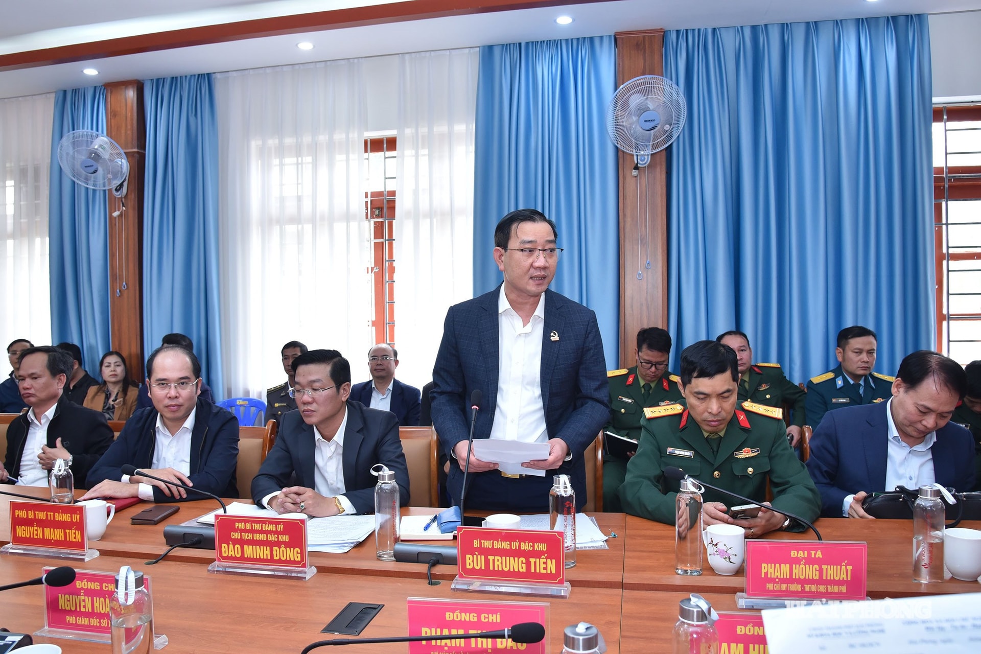 Lãnh đạo Đặc khu Bạch Long Vĩ phát biểu tại cuộc làm việc.